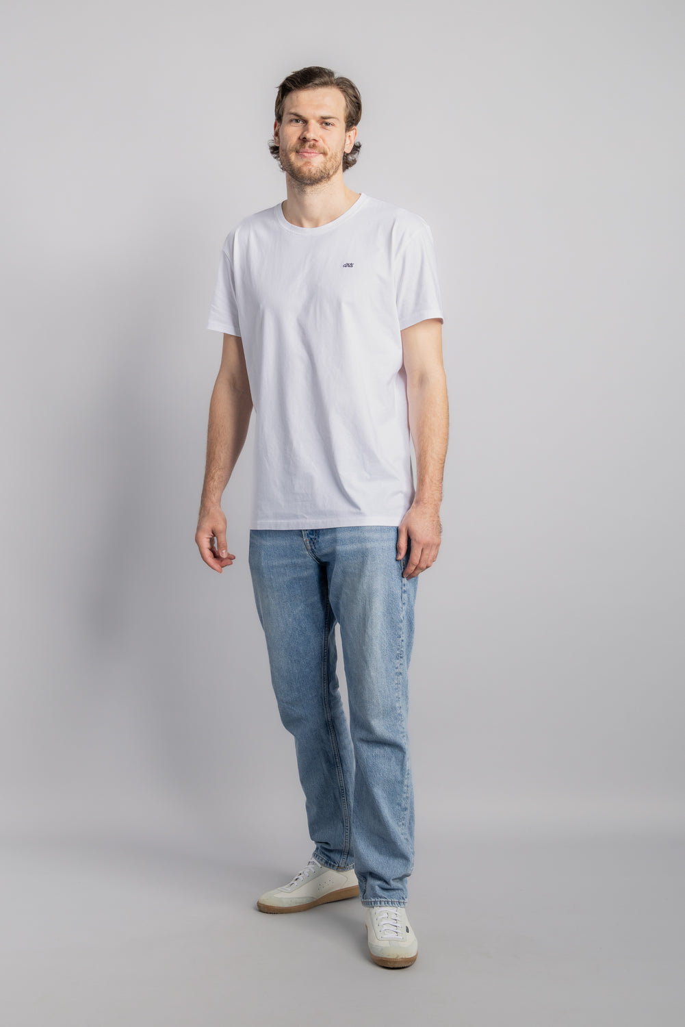 Logo T-Shirt STANDARD in weiss in Bio Baumwolle von Dirts