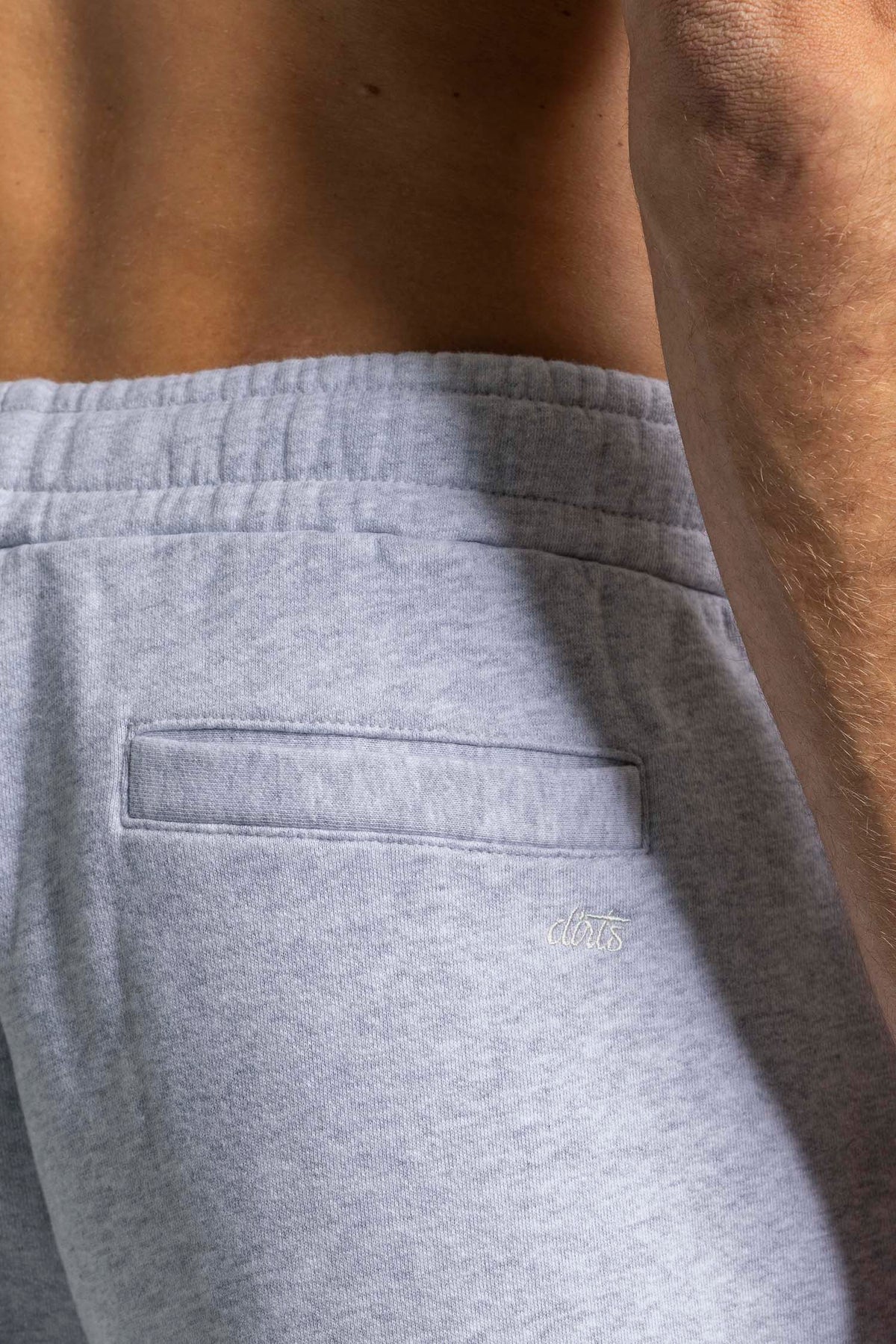 Relaxed Sweatpants aus 100% Bio-Baumwolle von DIRTS