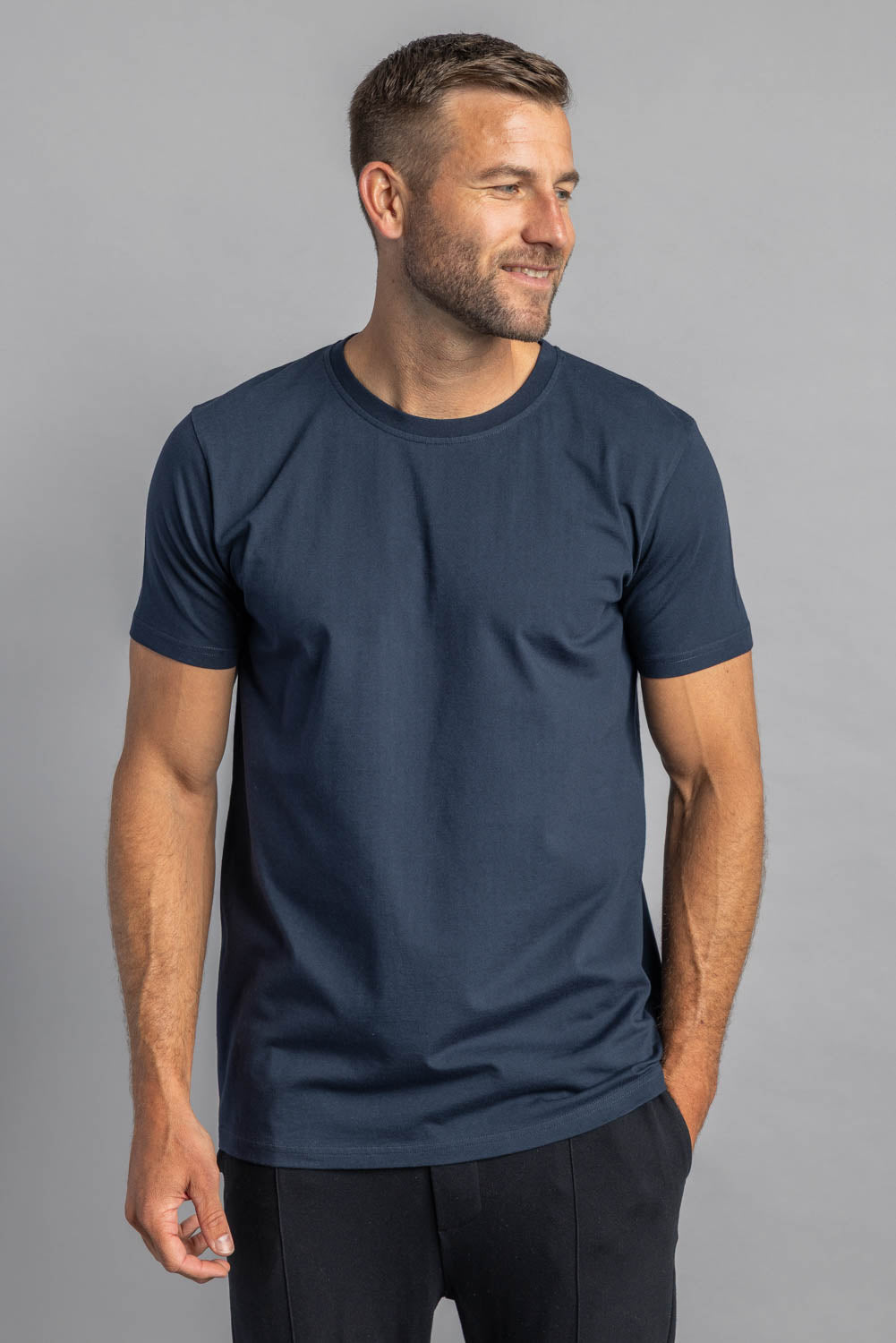 Premium Blank T-Shirt SLIM von Dirts aus Bio Baumwolle
