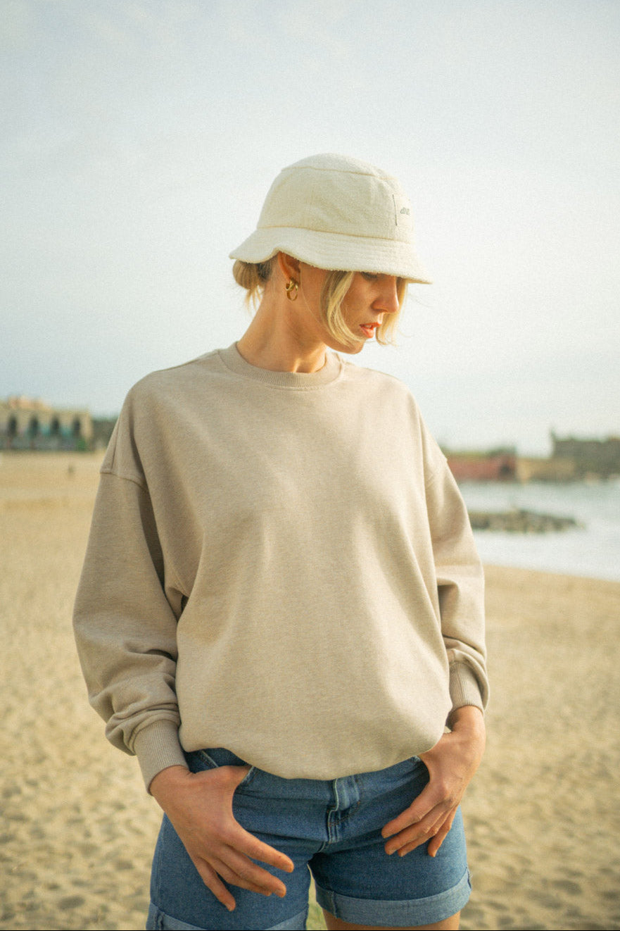 Beige oversized sweater made from 100% organic cotton by Dirts