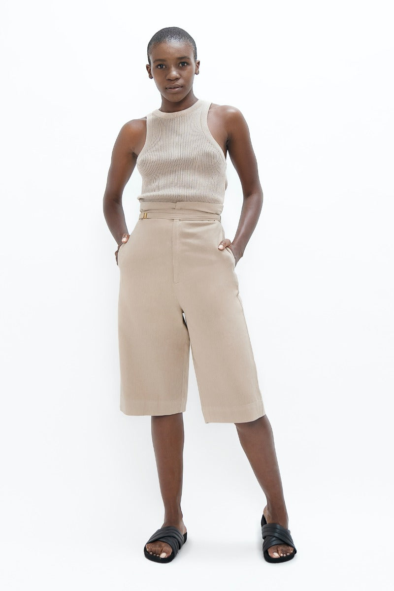 Beige, knee-length pants Florence FLR made of organic cotton by 1 People
