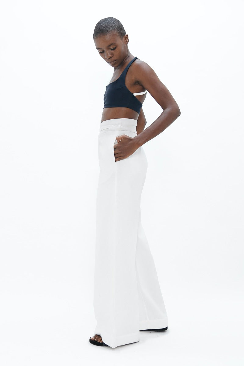 Weisse, breitgeschnittene Hose Florence FLR aus Bio-Baumwolle von 1 People