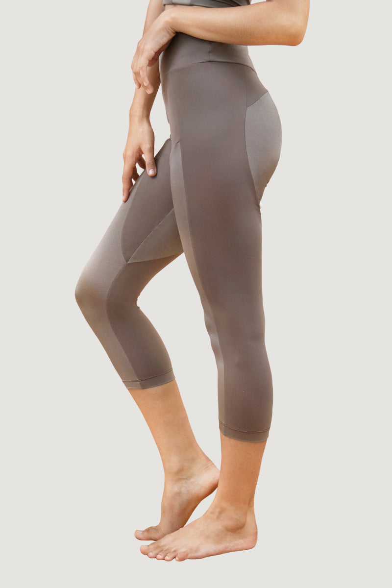 Braune Leggings Kathmandu KTM aus Econyl® Regenerated Nylon von 1 People