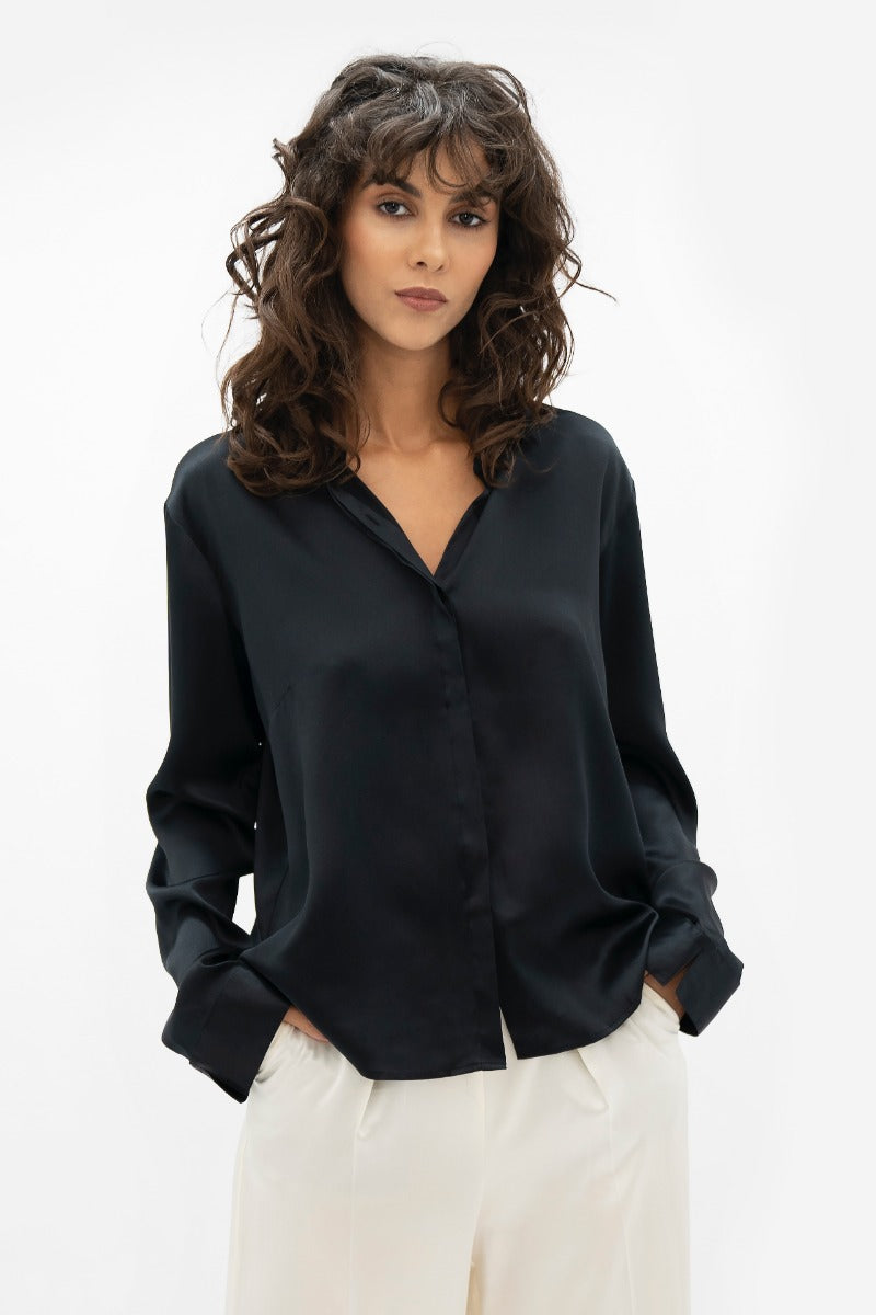 Black blouse Kobe UKB made of 100% silk by 1 People