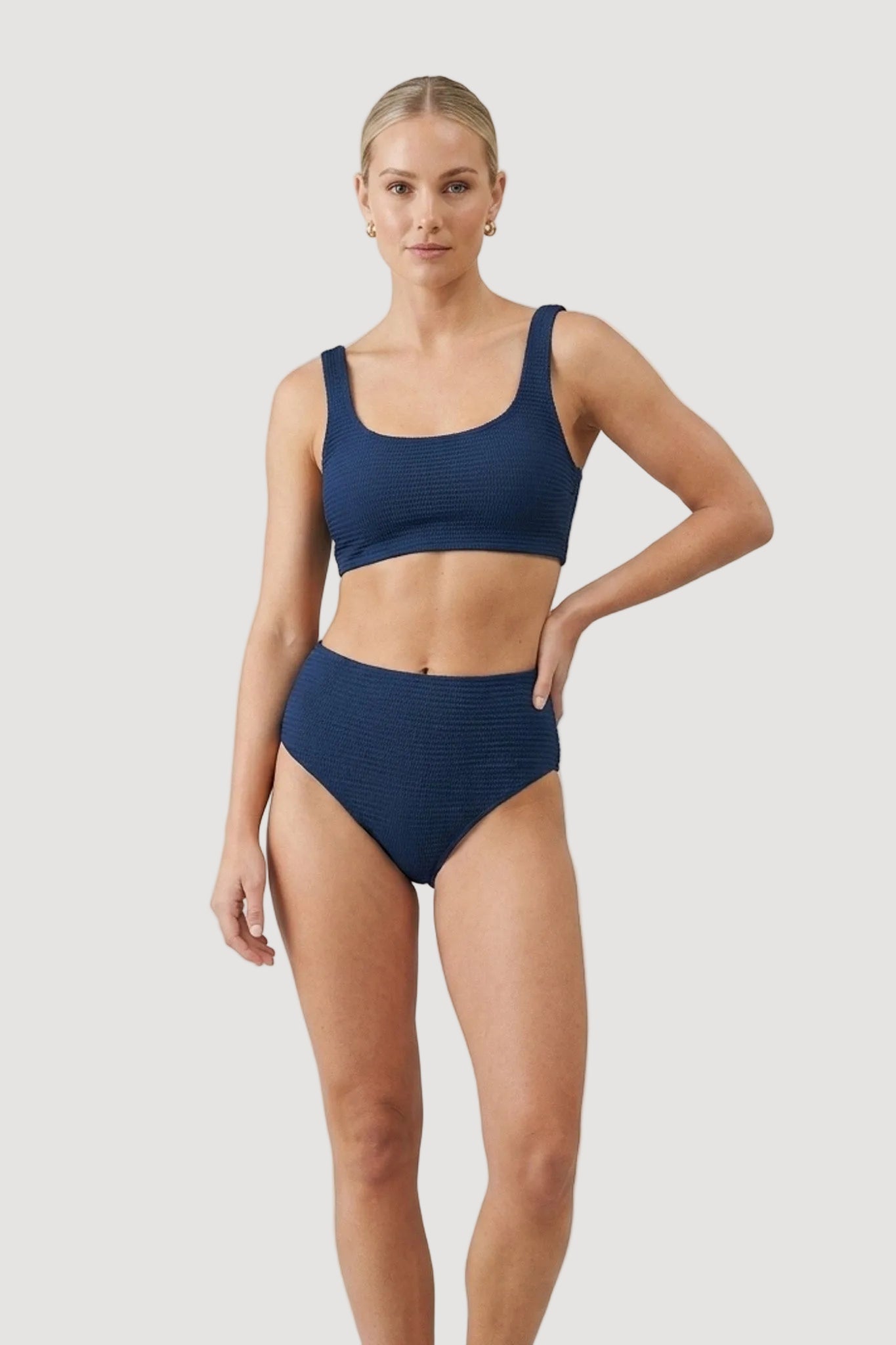 Blaue Bikinihose Mera aus recyceltem Polyamid von Pura Clothing