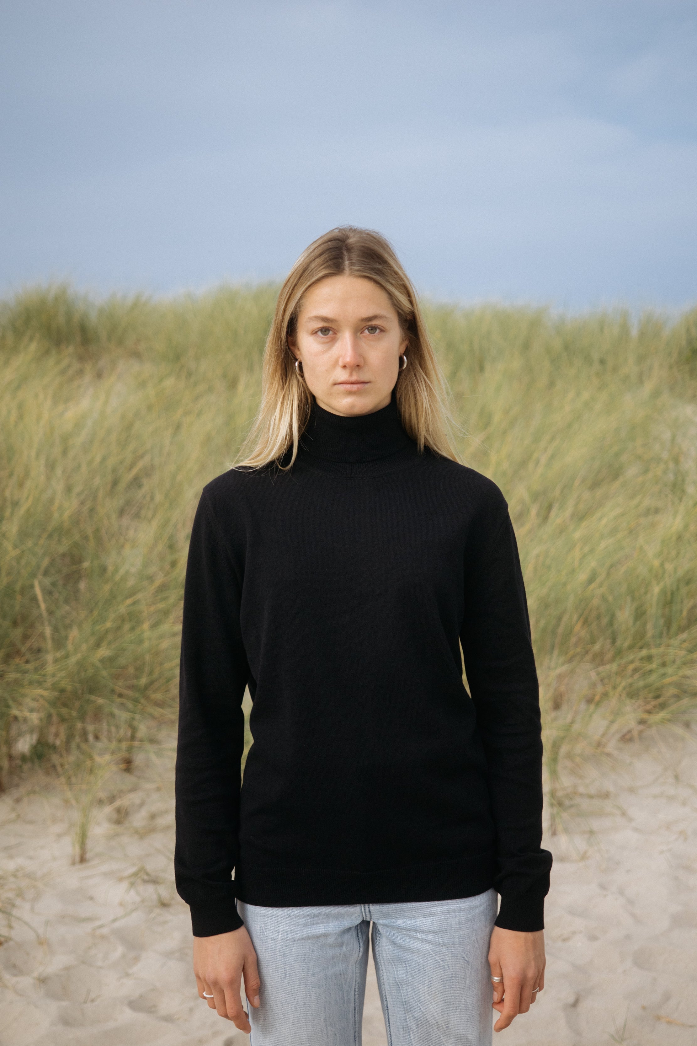 Damen Rollkragenpullover Schwarz aus Bio-Baumwolle von SALZWASSER