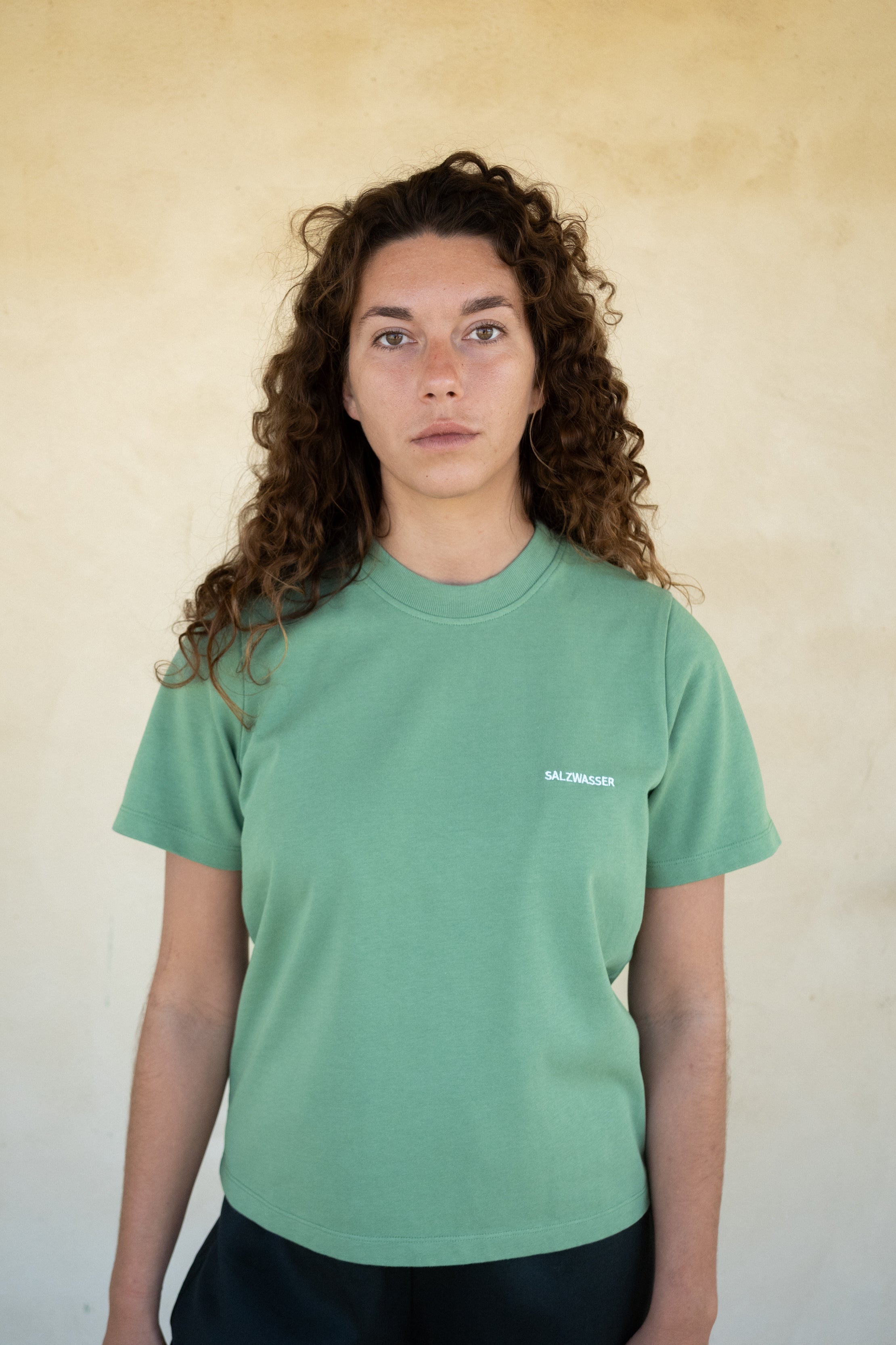 Salbeigrünes Heavy T-Shirt Jonna aus Bio-Baumwolle von Salzwasser