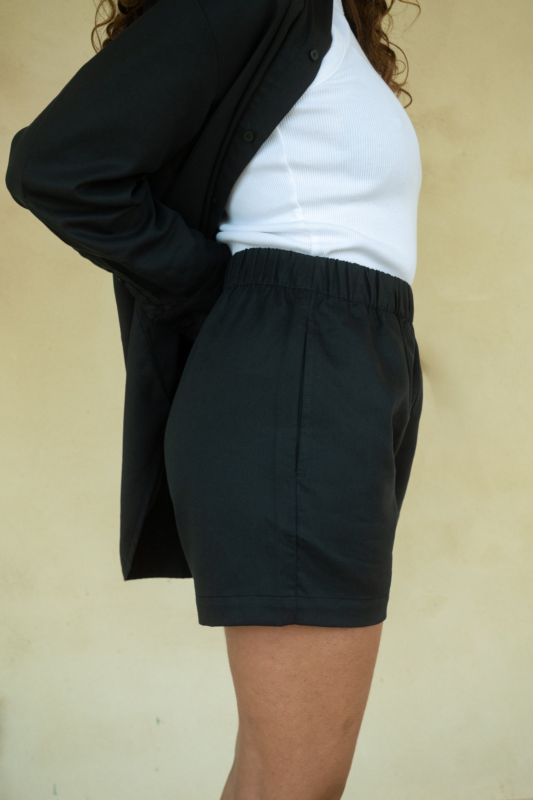 Dunkelblau Leinen-Shorts Luma aus Leinen-Tencel von Salzwasser