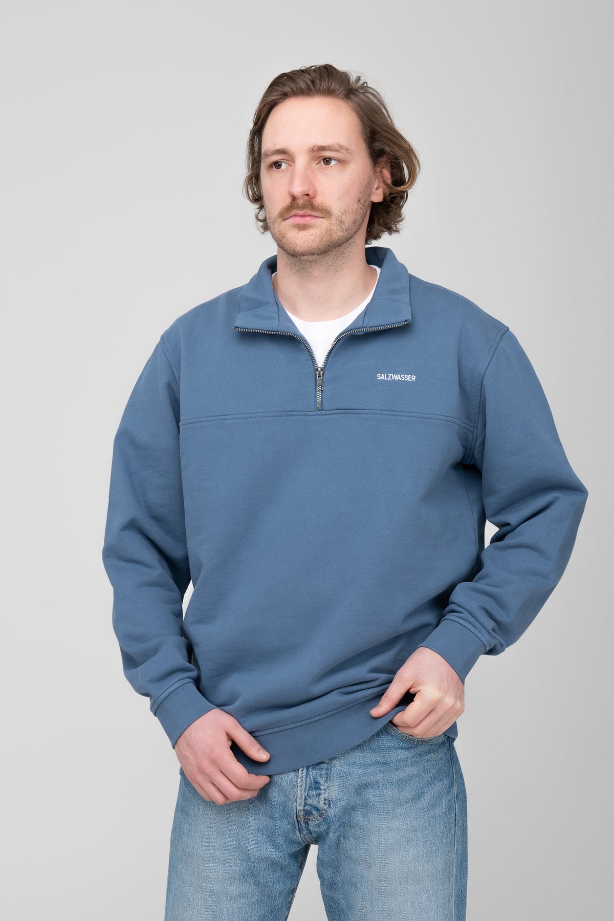 auffallender Half-Zip Sweater in Indigo bei SALZWASSER zu kaufen