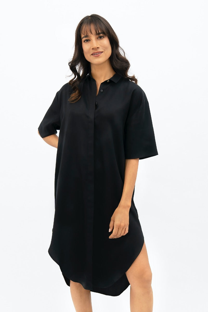 Schwarzes Midi-Kleid Seville SVQ aus 100% Tencel von 1 People
