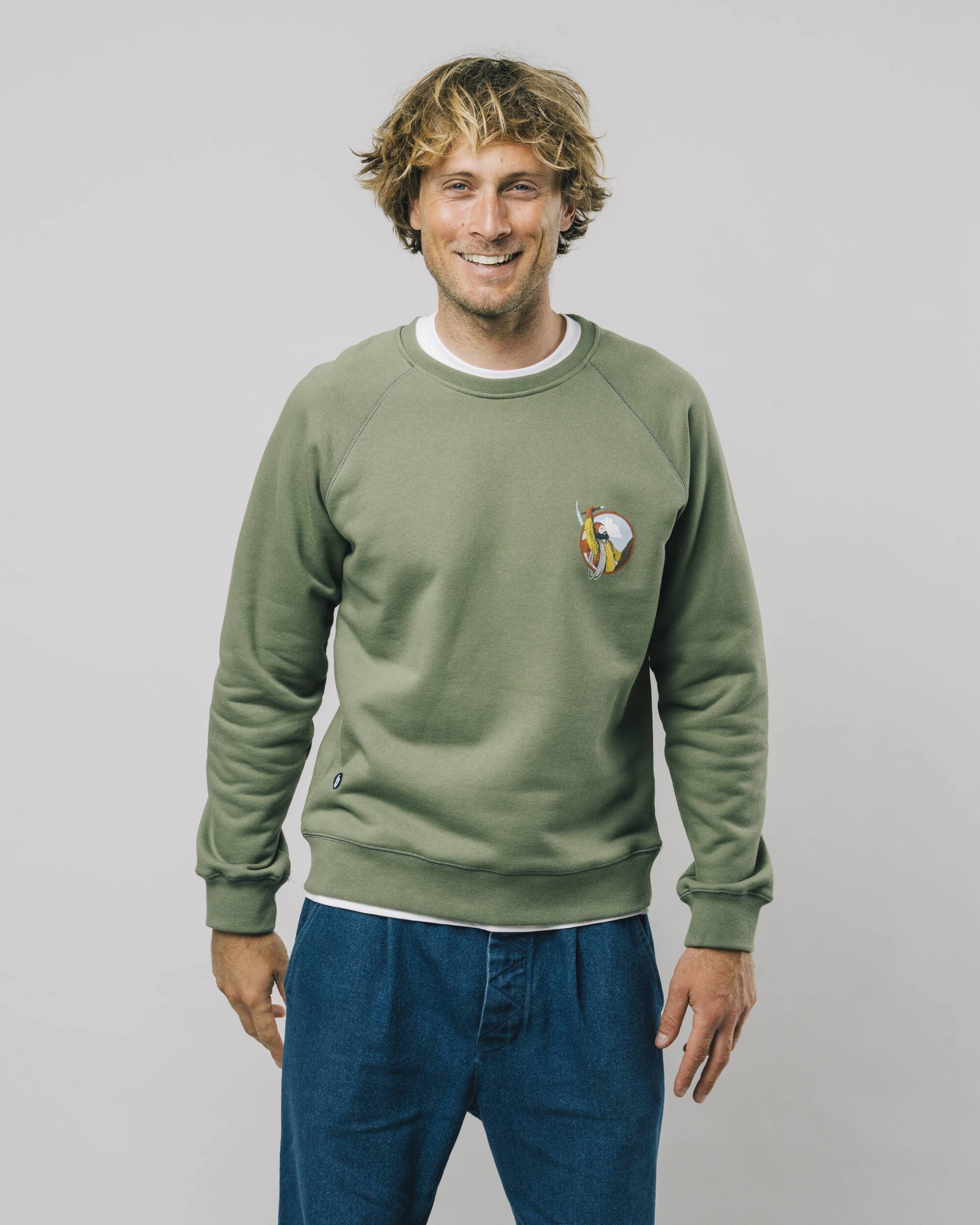 Sweatshirt "The Hiker" in grün / oliv aus 100% Bio - Baumwolle von Brava Fabrics
