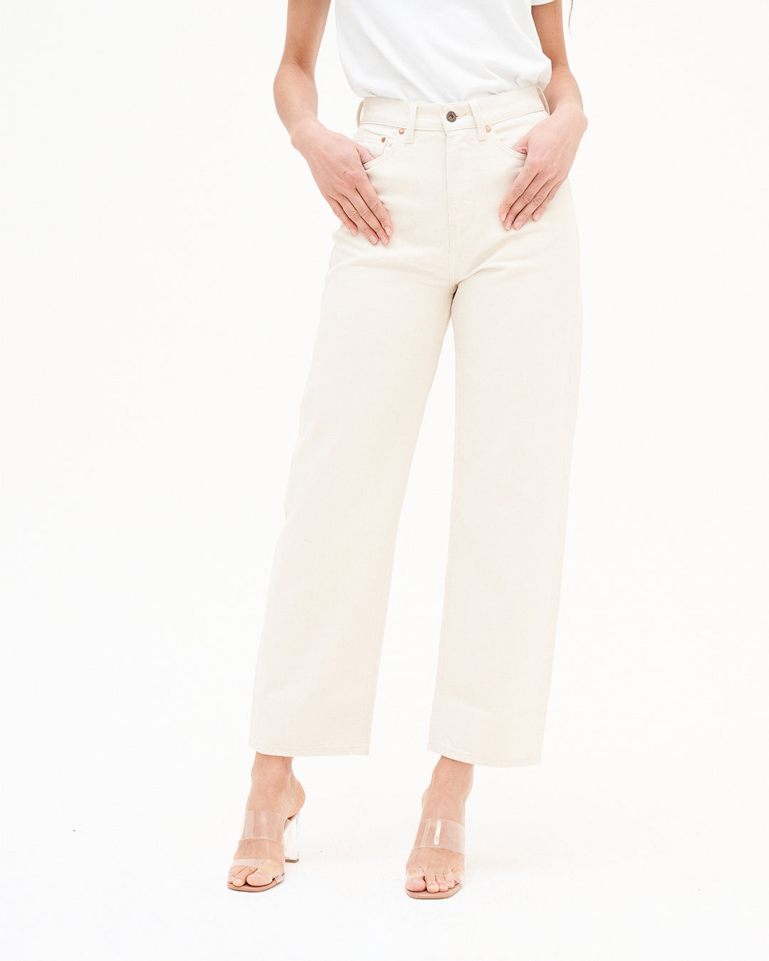 Bobbie Barrel undyed jeans made from organic cotton by Kuyichi