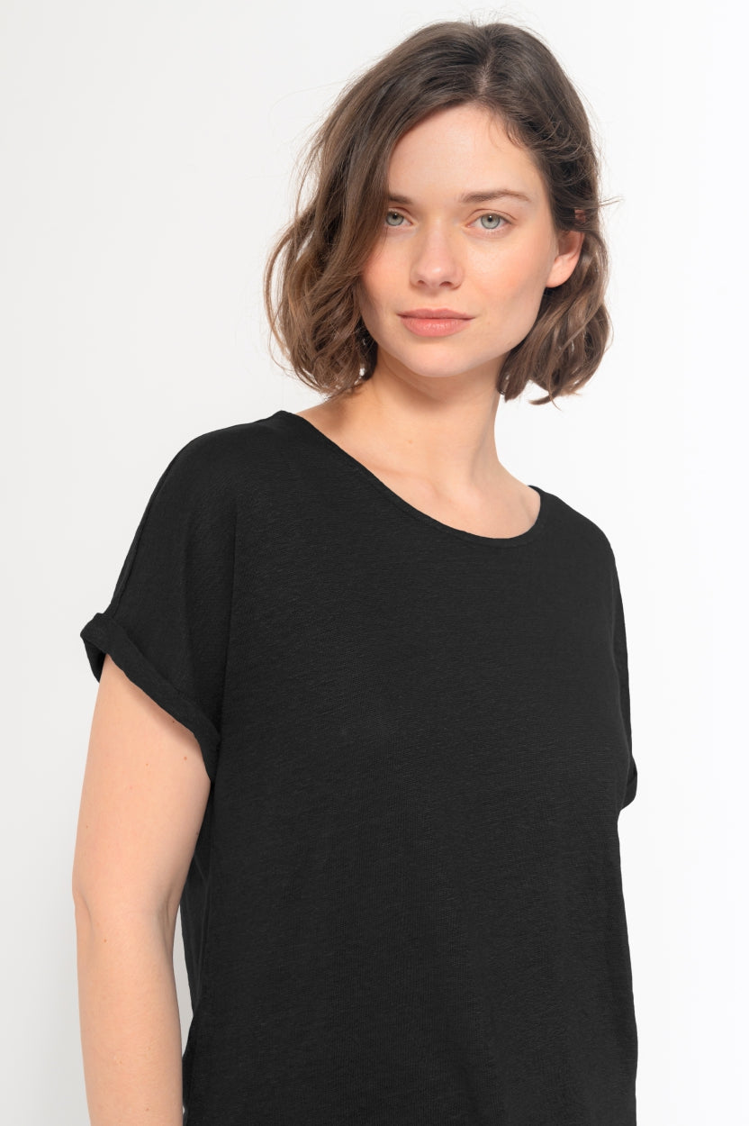 T-Shirt Bella in in jet black / schwarz aus 100% Leinen von Kuyichi