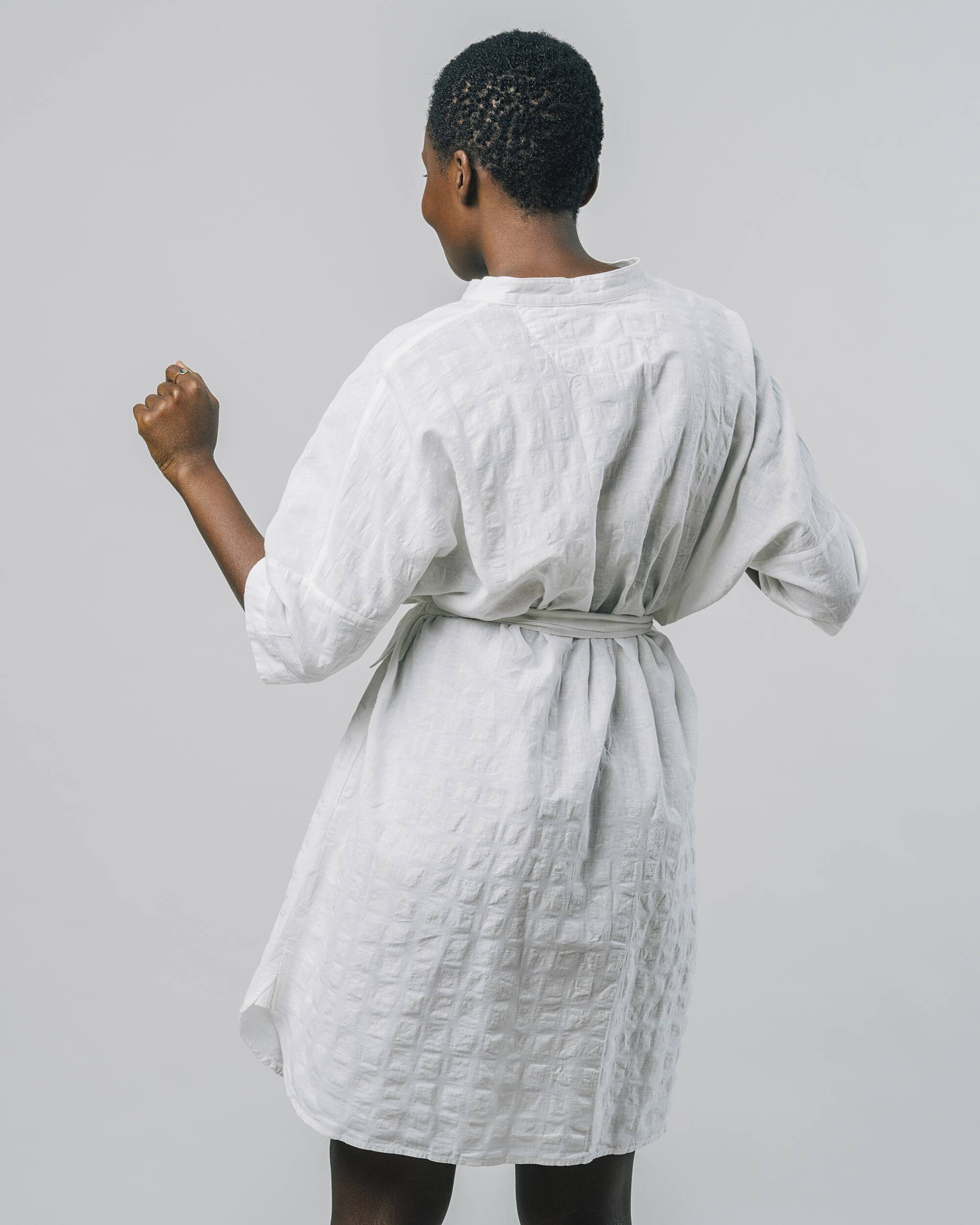Weisses Kleid Kibo aus Bio-Baumwolle von Brava Fabrics