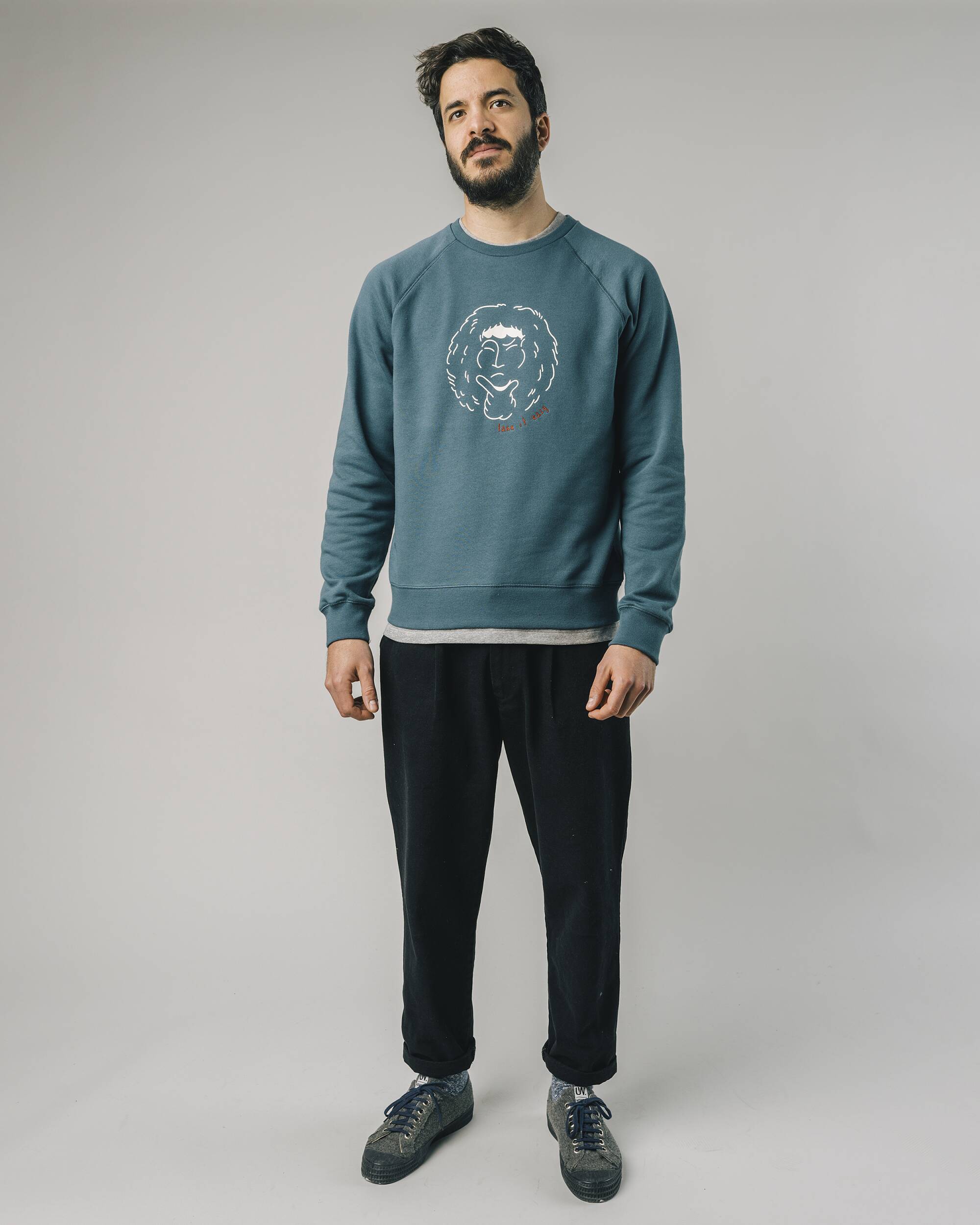 Sweatshirt "Walker" in Petrol - blau mit tollem Druck und Stickerei aus 100% Bio - Baumwolle von Brava Fabrics