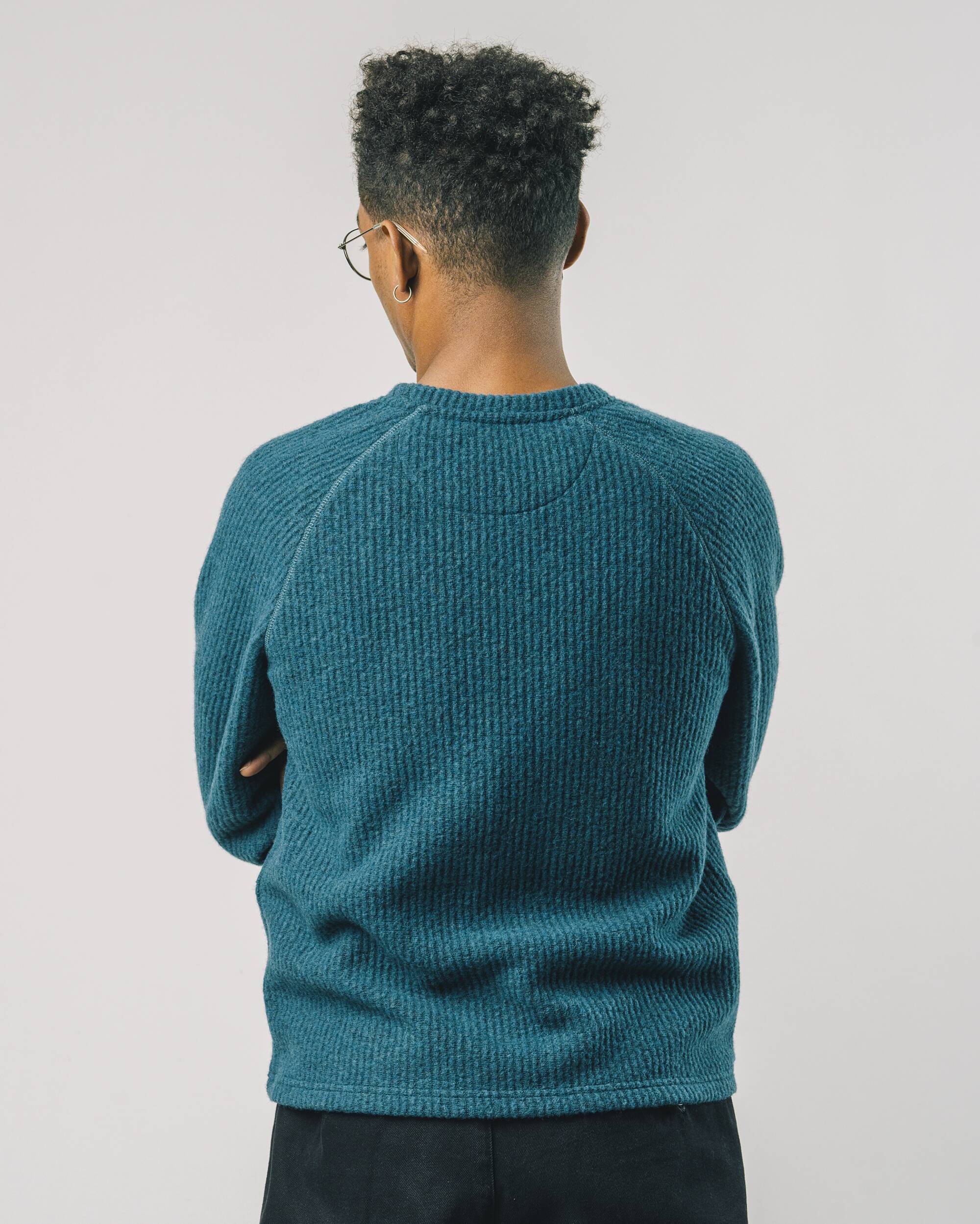 Sweatshirt "Petrol" in blau aus 100% recycelten, edelen Fasern von Brava Fabrics
