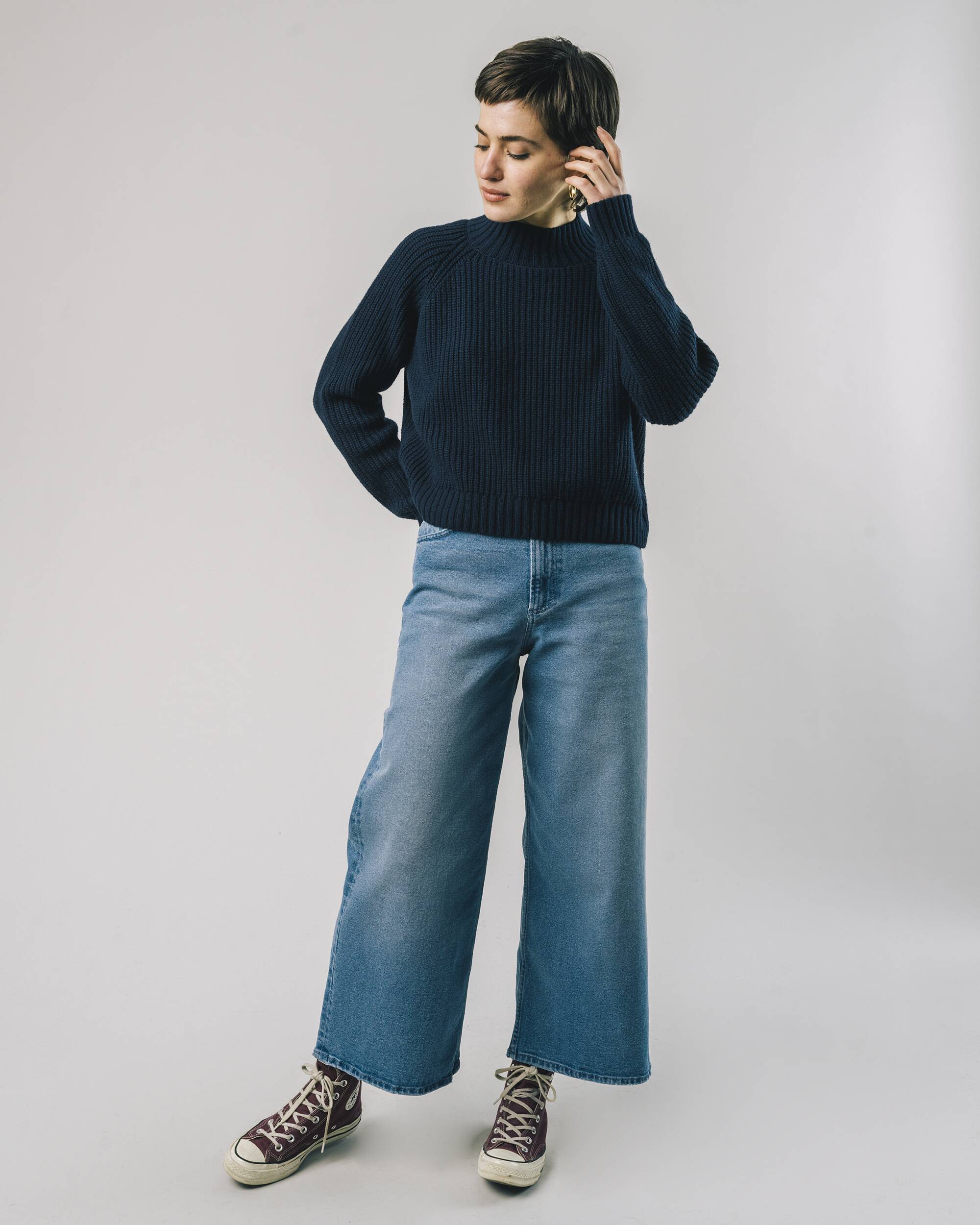 Short-cut sweater "Peony" in navy - blue with a high collar made of recycled cashmere and recycled wool from Brava Fabrics