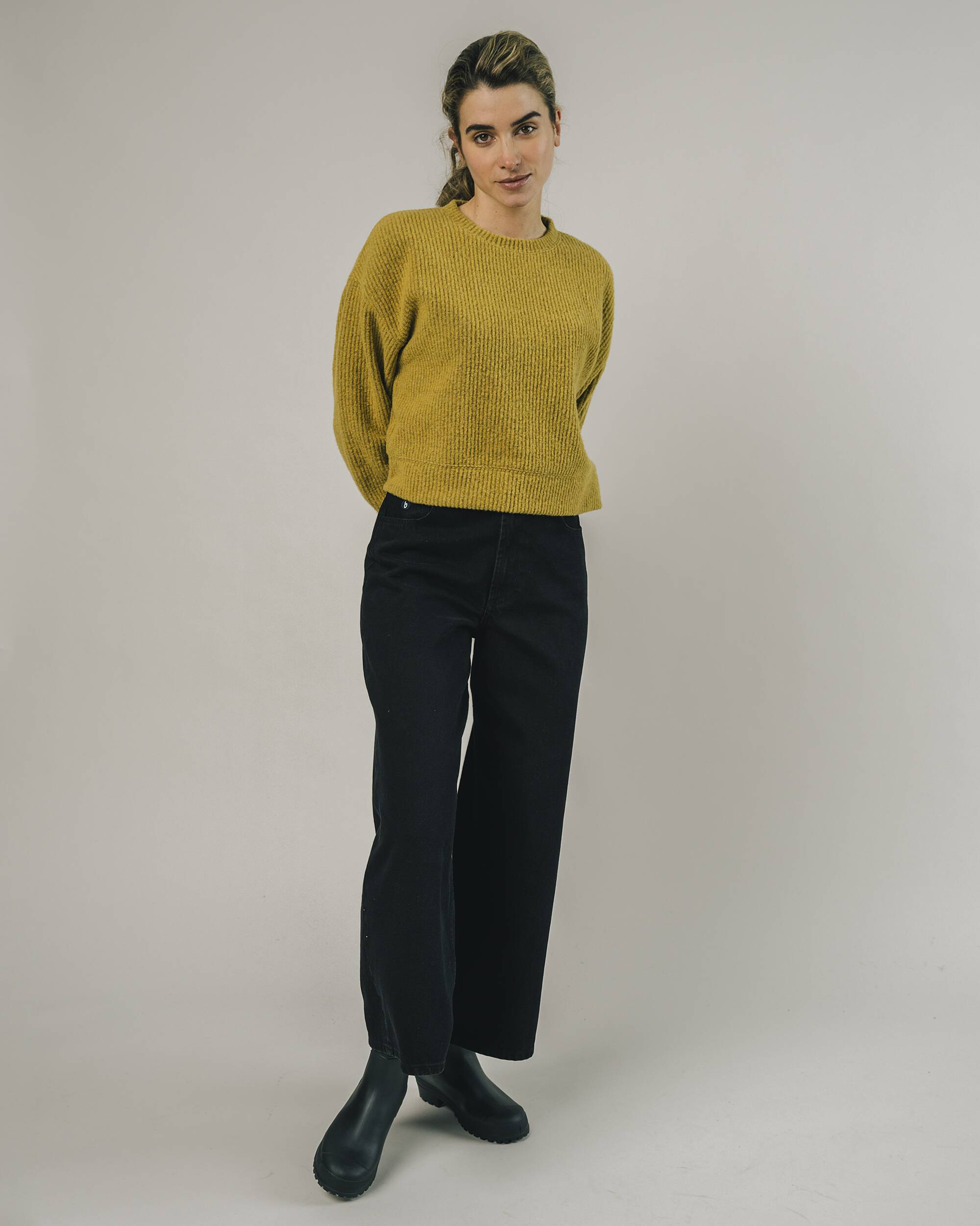 Cropped sweatshirt in mustard - yellow made from 100% recycled materials from Brava Fabrics