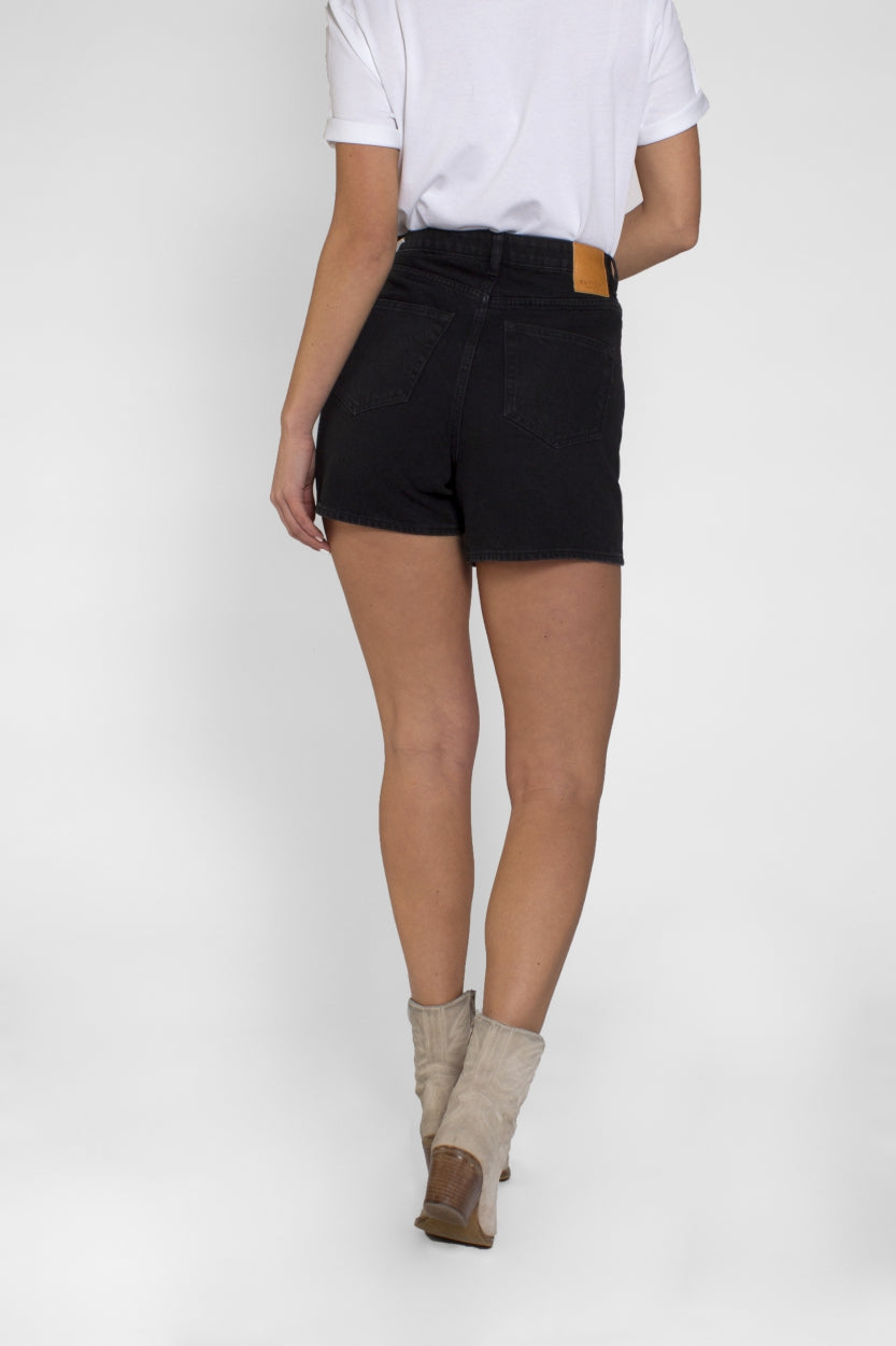 Jeans - Short Demi in black / washed black made from 100% organic cotton from Kuyichi