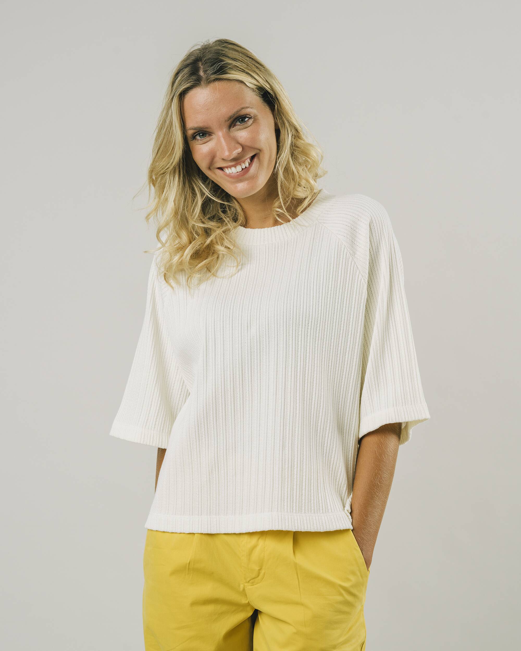 White, short-sleeved sweater Cala made of organic cotton from Brava Fabrics
