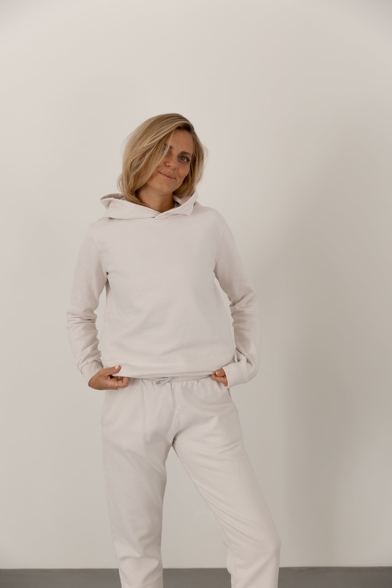 Pull blanc PINA en coton 100% biologique de PURA Clothing