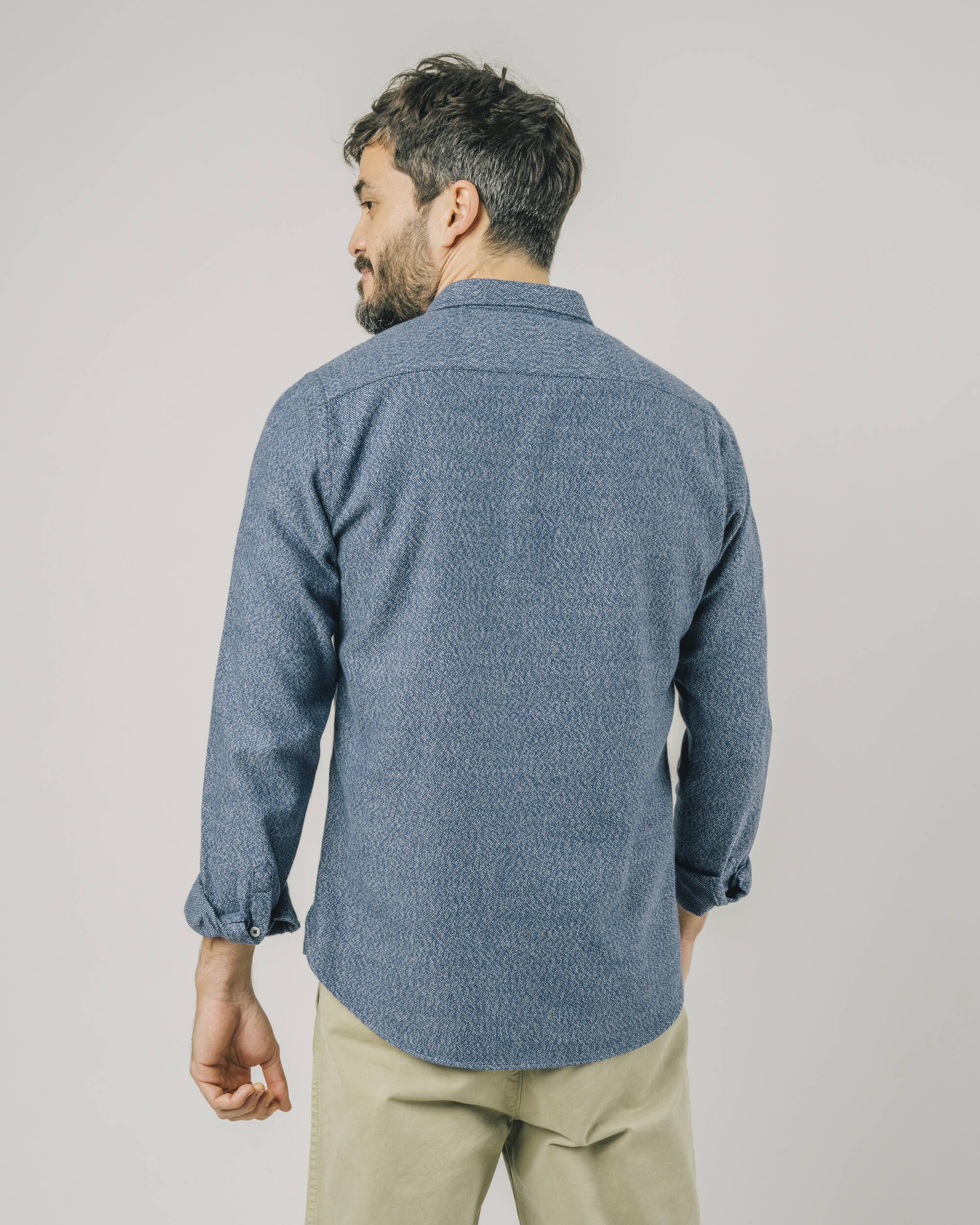 Blue, long-sleeved Nuuk shirt made from 100% organic cotton from Brava Fabrics