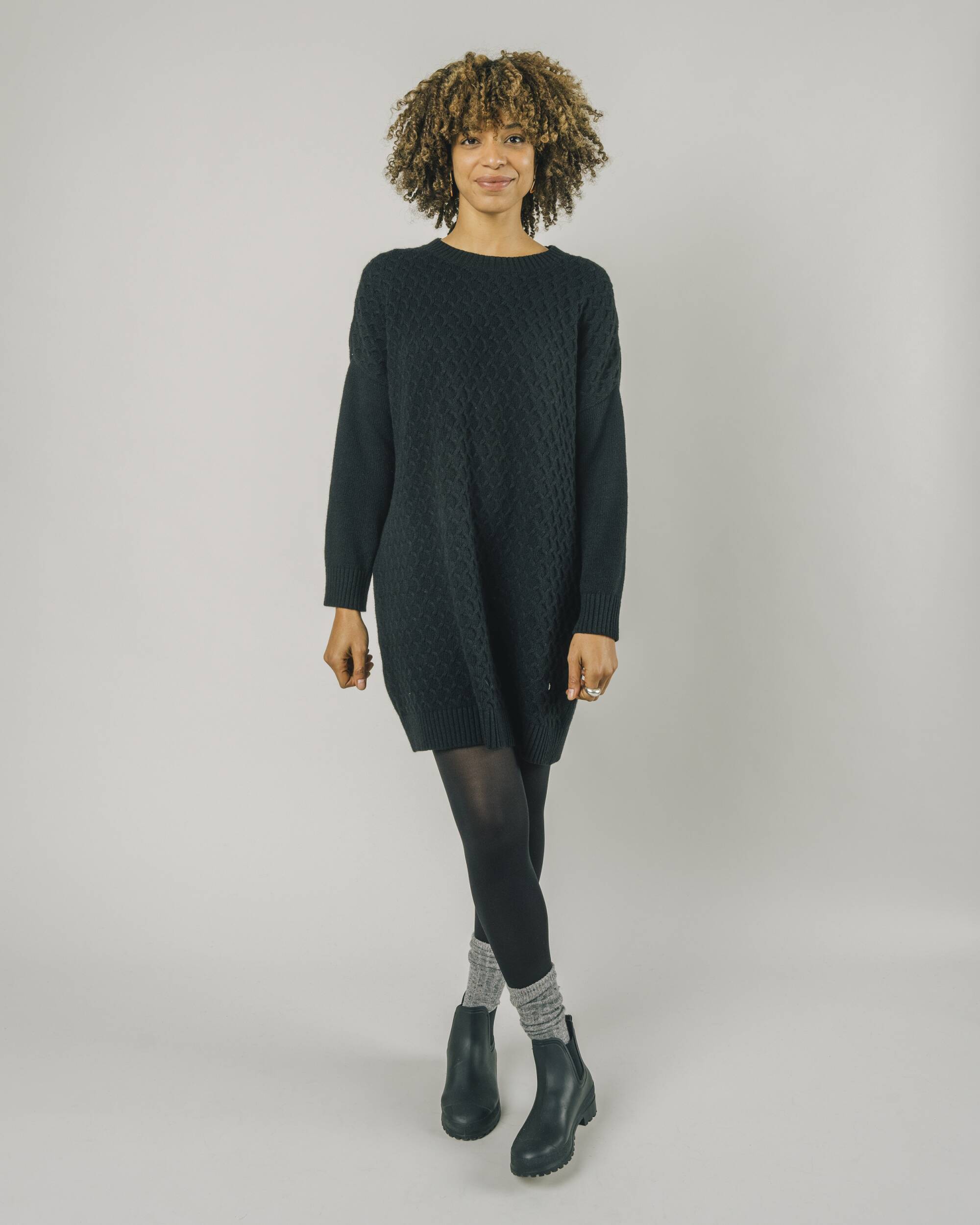 Black dress made from recycled cashmere, recycled wool, recycled polyamide and lyocell from Brava Fabrics
