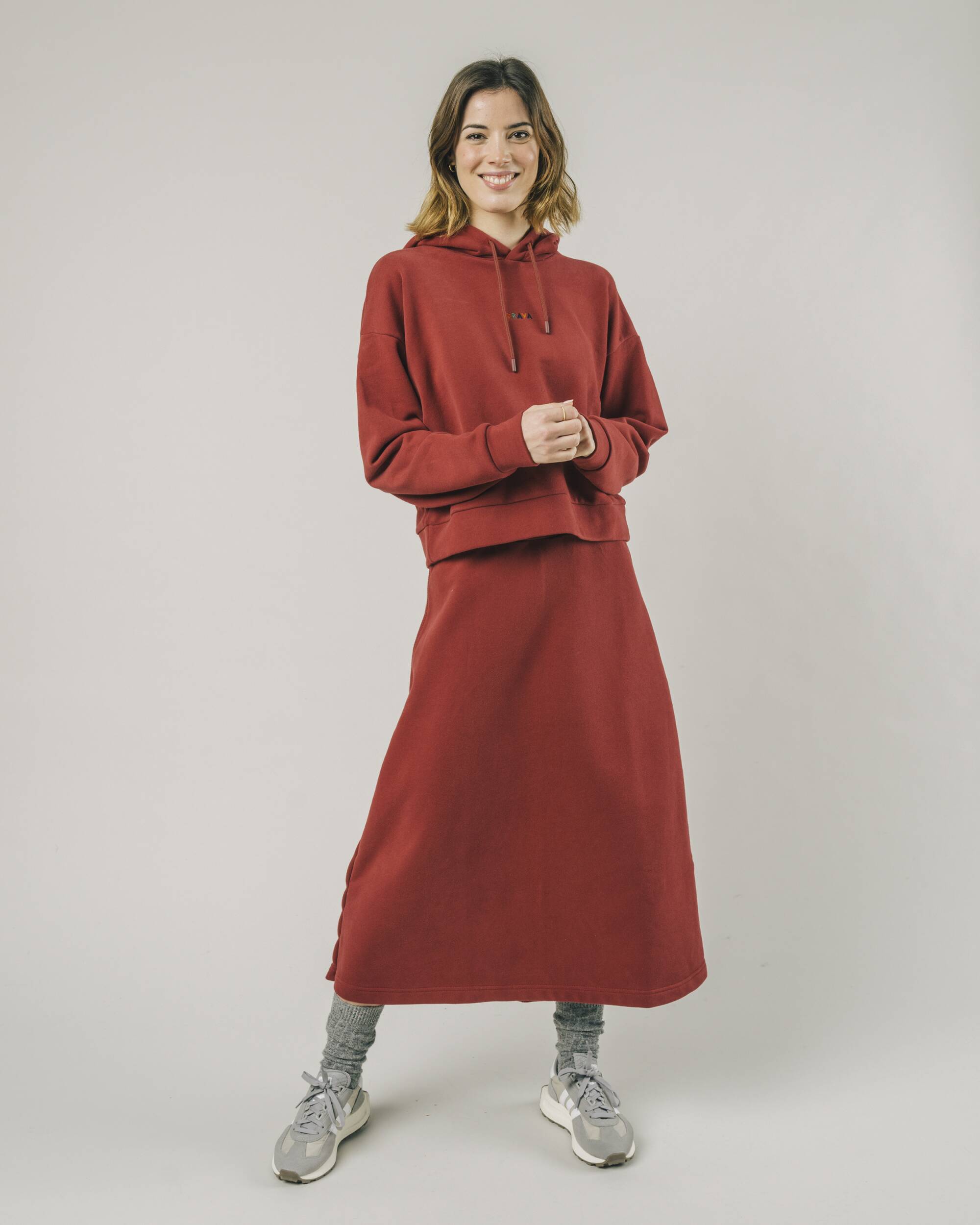 Red cropped sweater made of organic cotton from Brava Fabrics