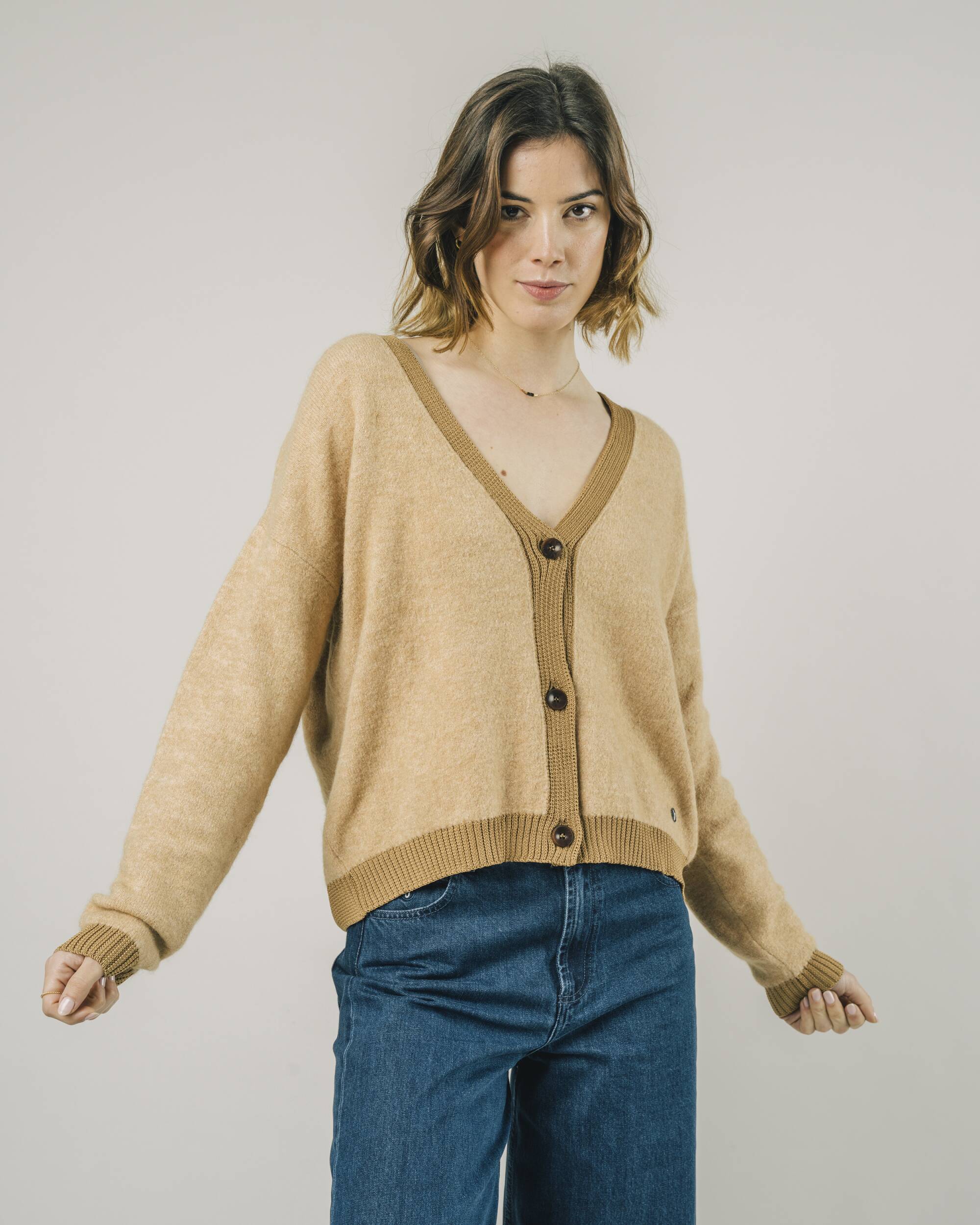 Beige cardigan Contrast made from recycled wool from Brava Fabrics