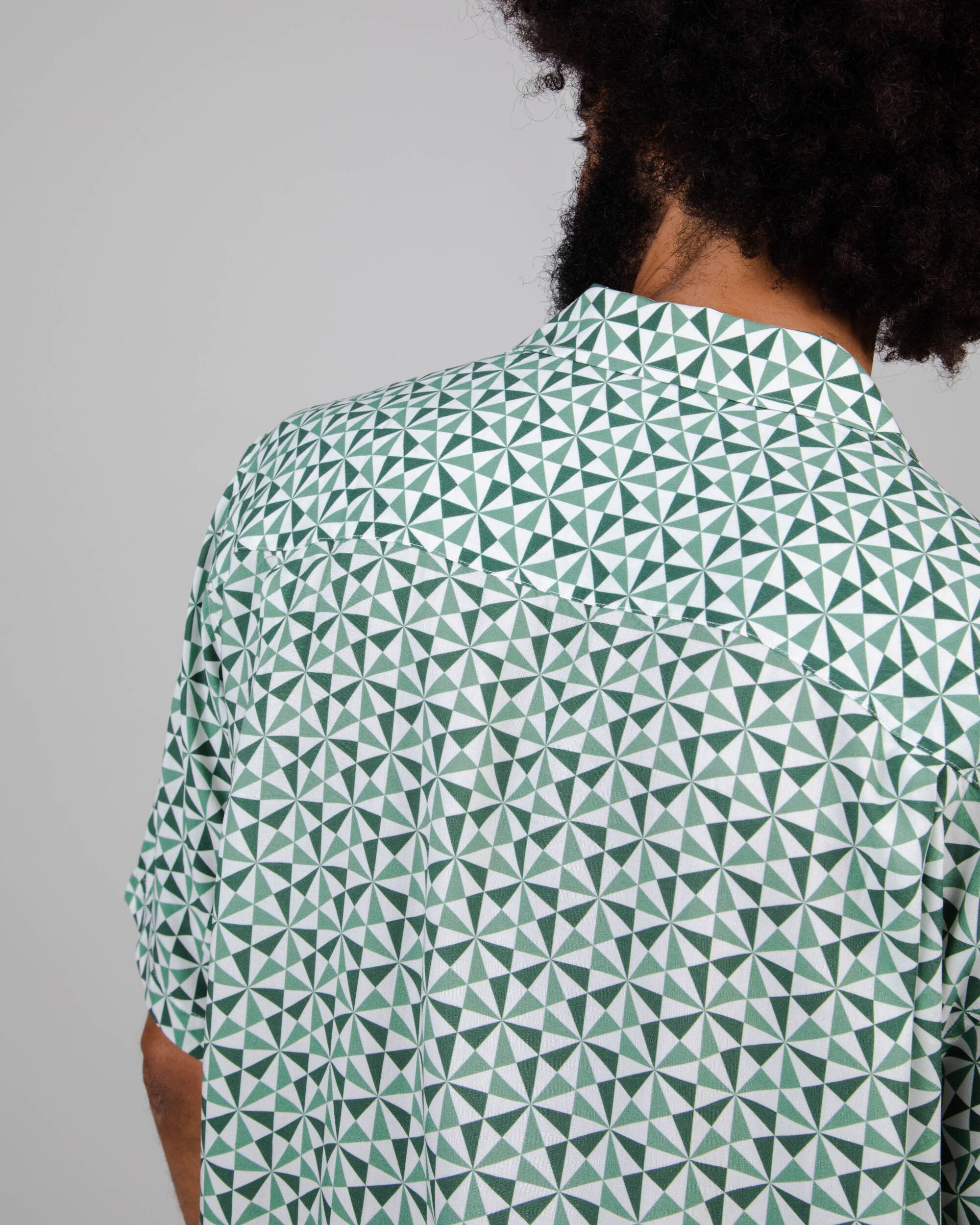 Chemise en viscose à manches courtes Alhambra Aloha verte de Brava Fabrics