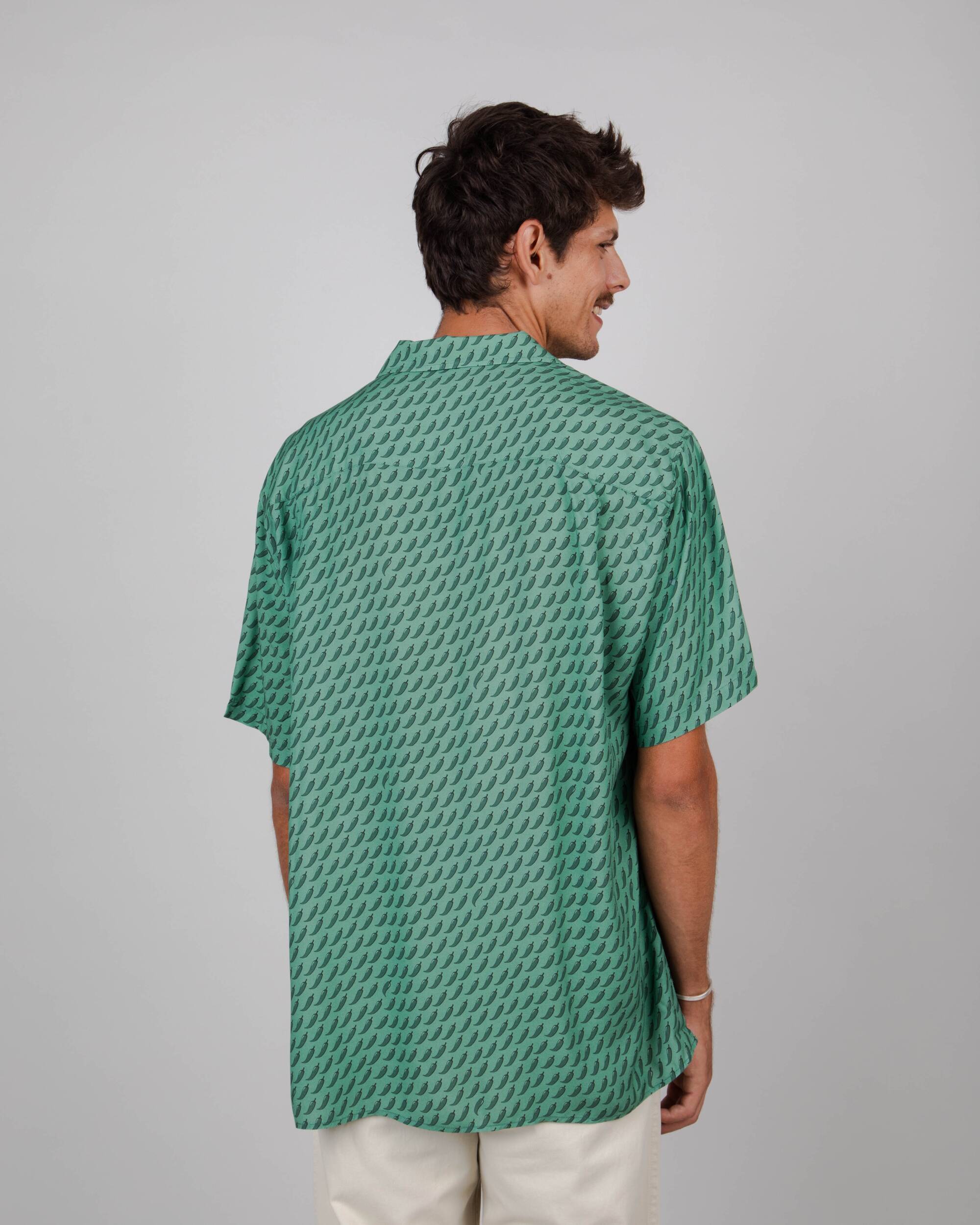 Grünes, kurzärmliges Hemd Chilli Aloha aus 100% Viskose von Brava Fabrics