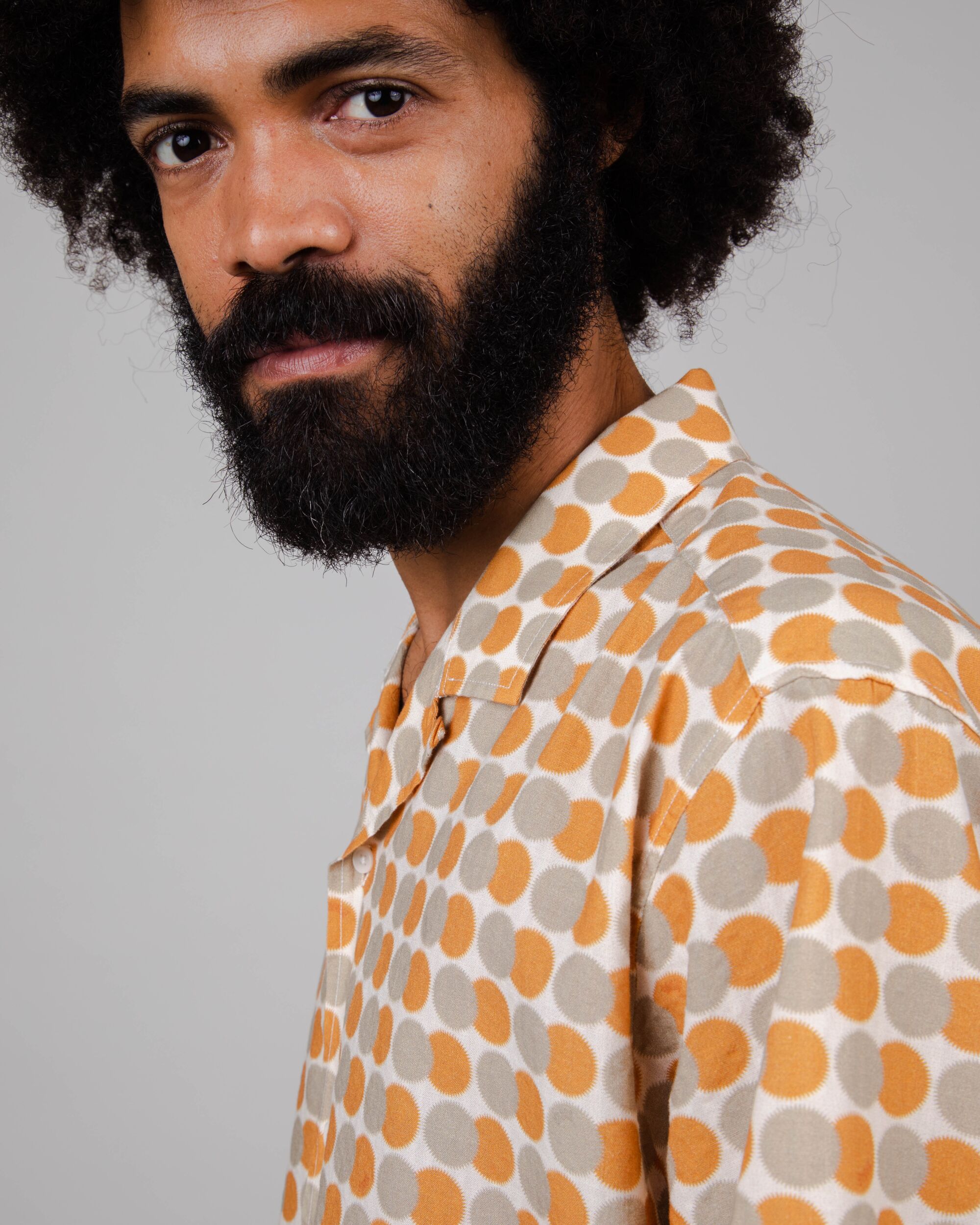 Chemise colorée à manches courtes Eclipse Aloha en coton biologique de Brava Fabrics