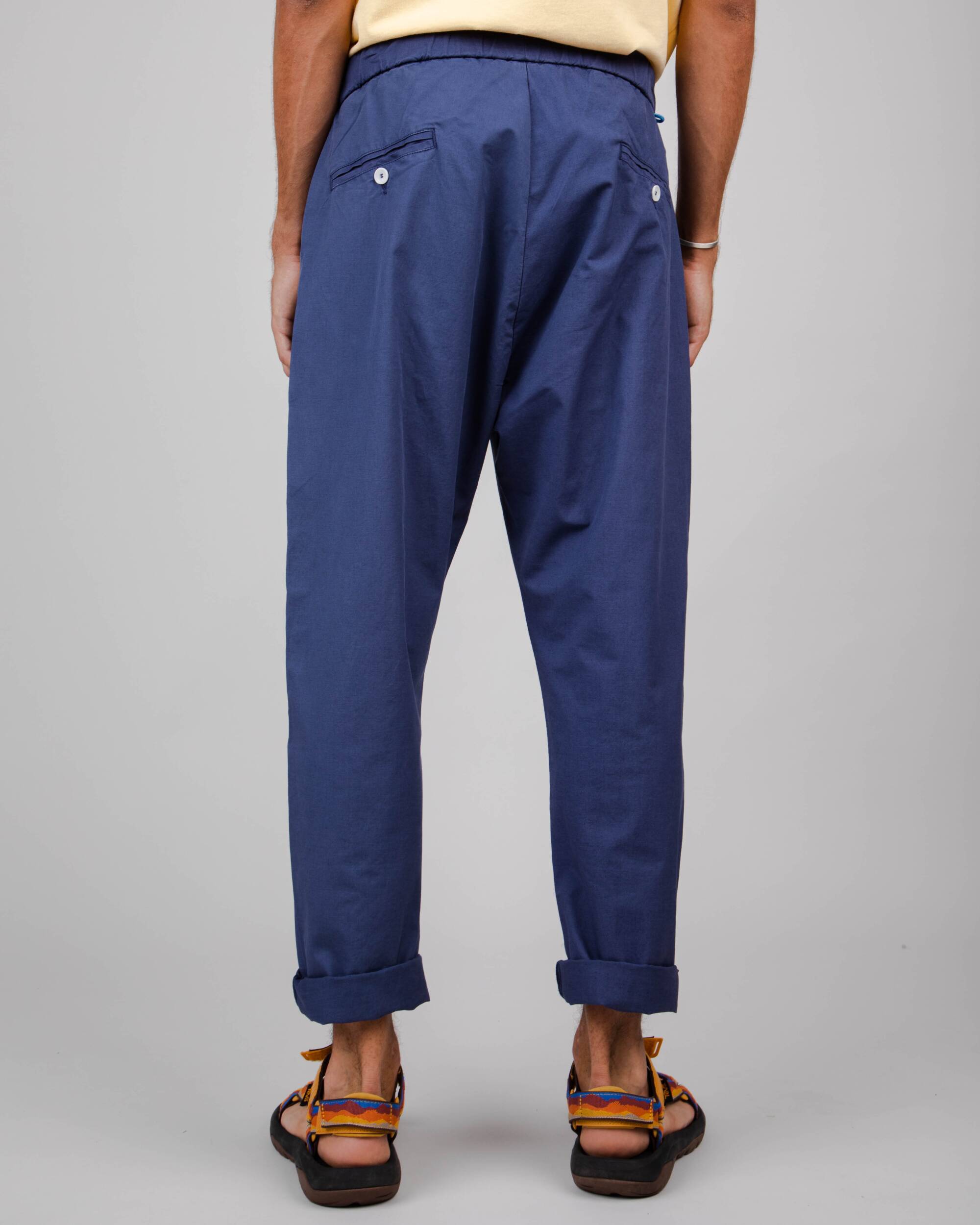 Dark blue oversized trousers made of organic cotton from Brava Fabrics