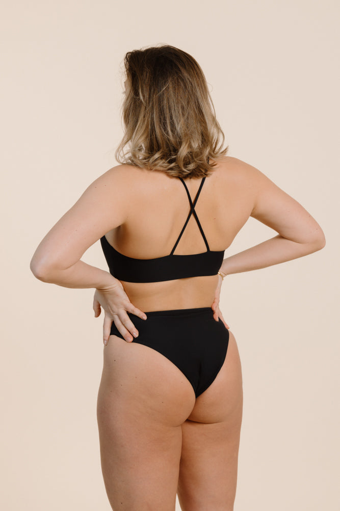 Black bikini top OHANA made of bio-based polyamide from PURA Clothing 
