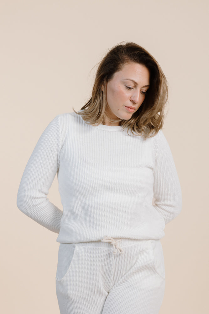 White sweater KALI made of 100% organic cotton from PURA Clothing