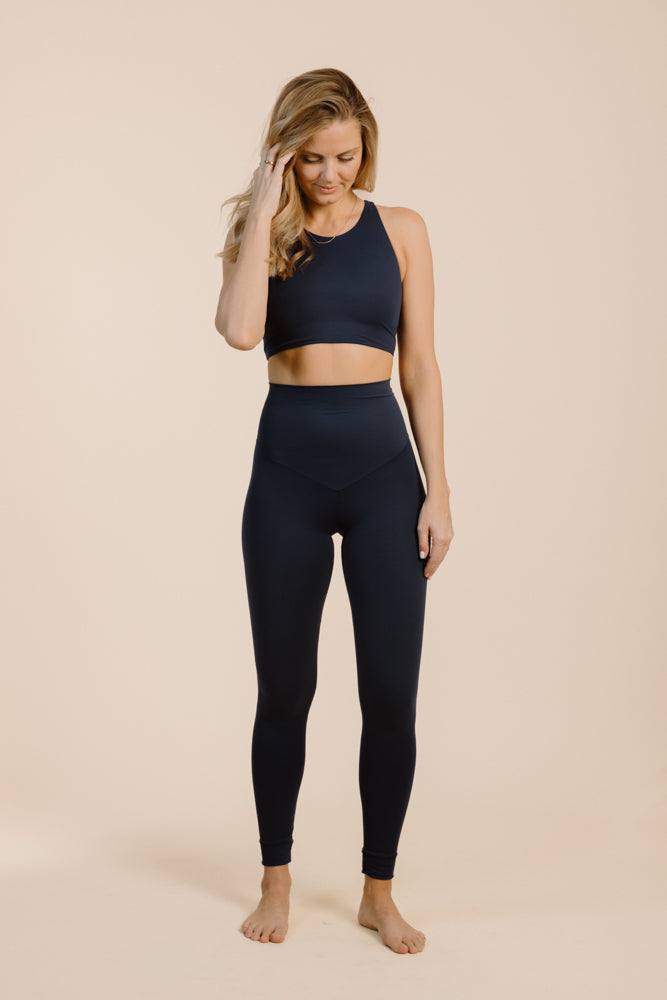 Navy blue leggings MIIA made from recycled polyamide from PURA Clothing