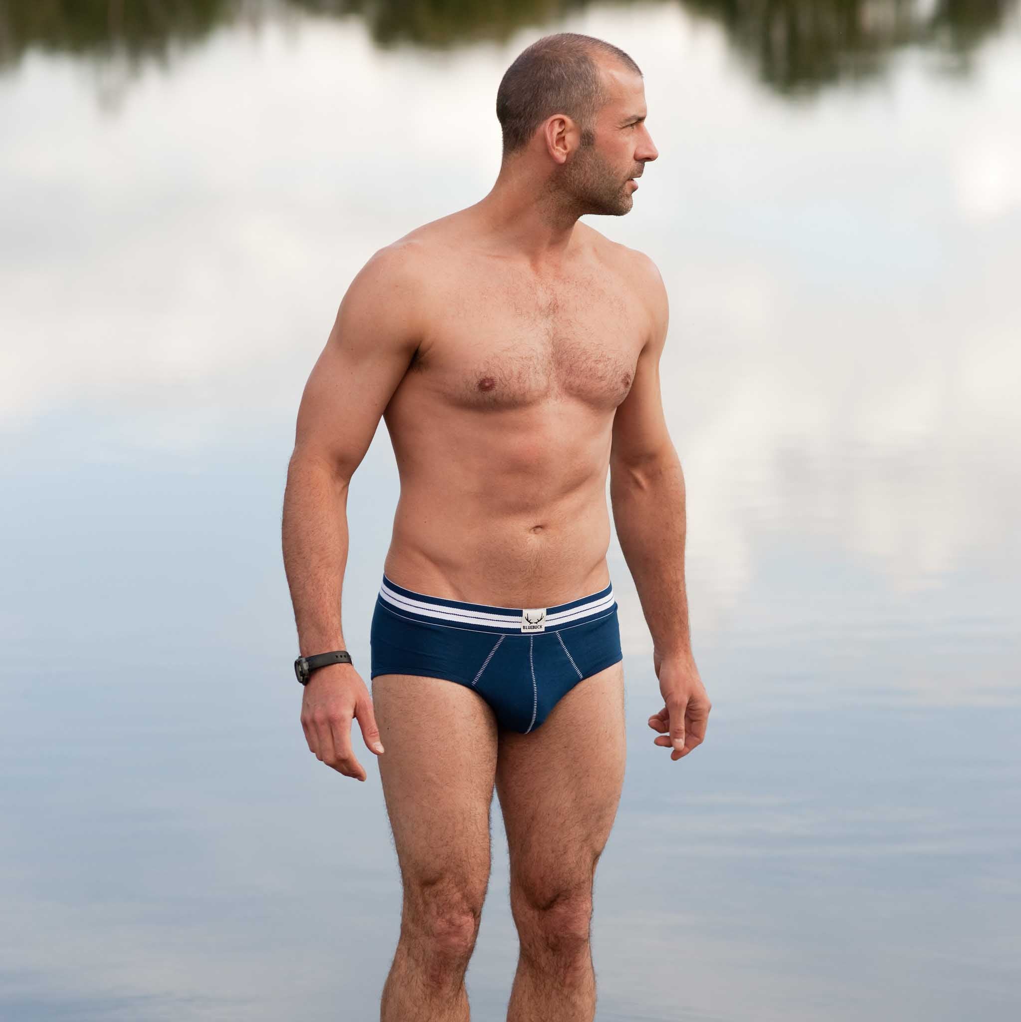 Navy blue underpants with white seams made of organic cotton from Bluebuck