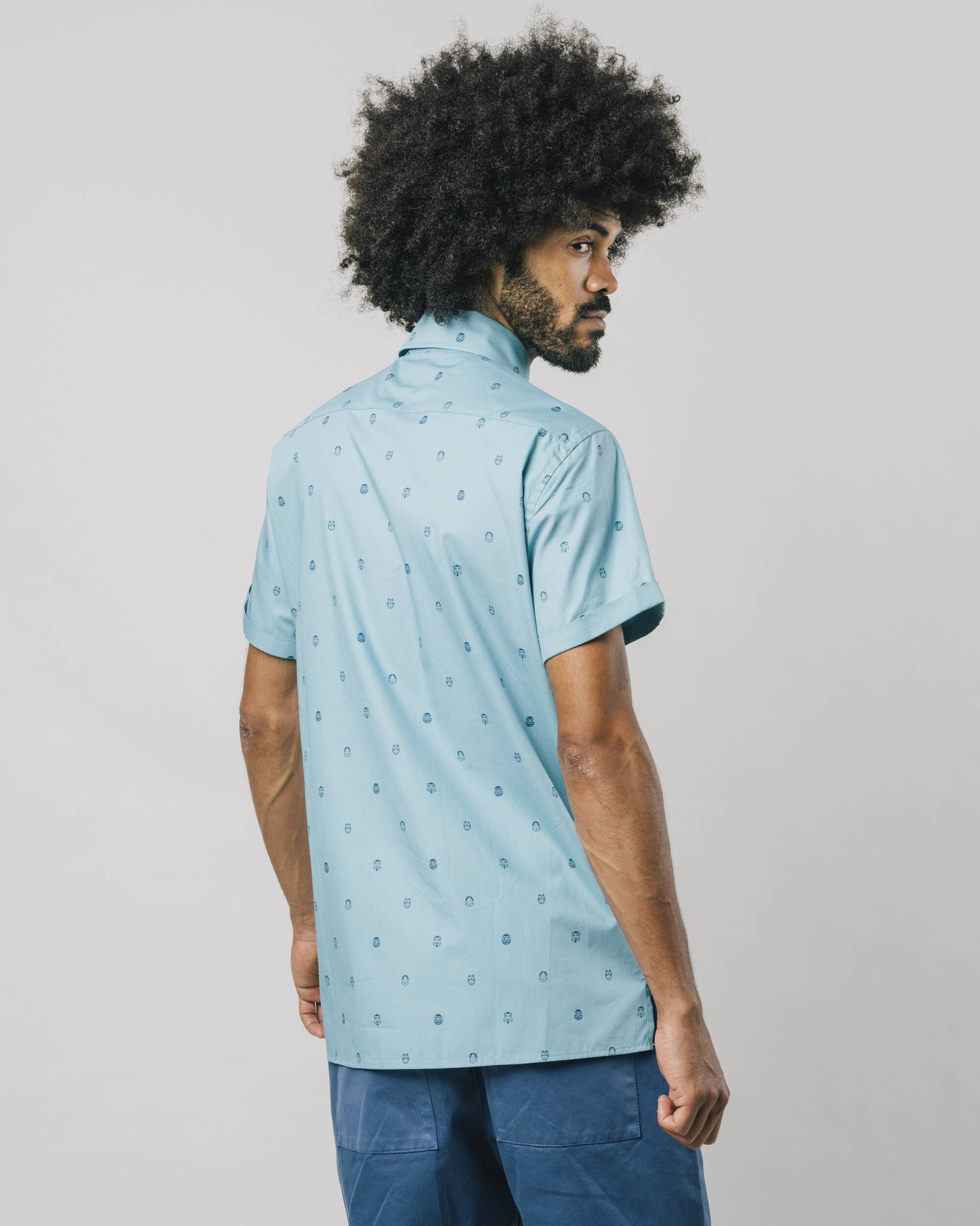 Blue short sleeve shirt made from 100% organic cotton from Brava Fabrics