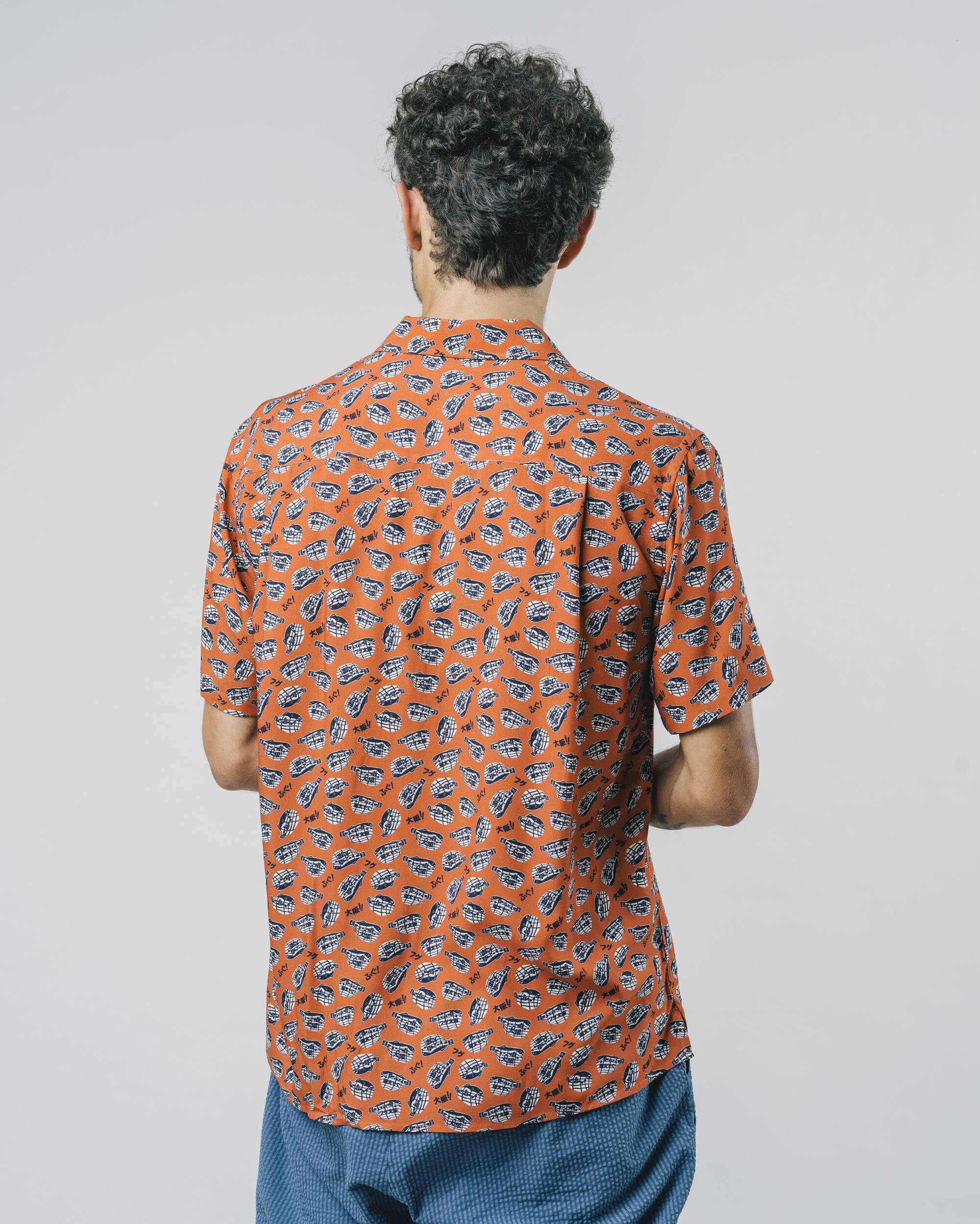 Buntes, kurzärmliges Hemd Scuba Fugu aus 100% Viskose von Brava Fabrics