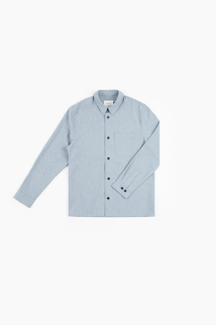 Blue shirt made from 100% organic cotton from Rotholz