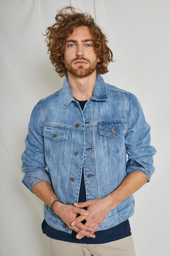 Jeans jacket Bourne Vintage in blue made from 100% organic cotton by Kuyichi