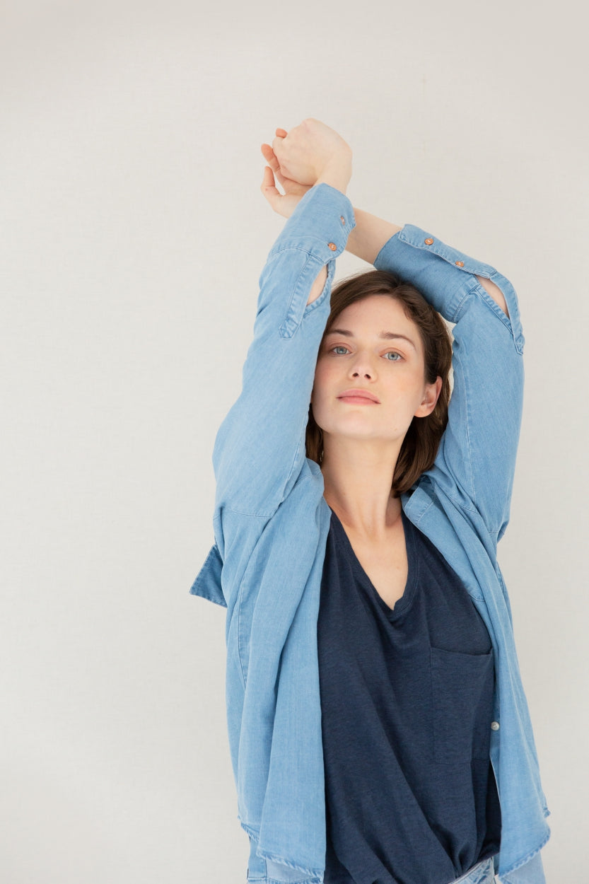 Mia blouse in a denim look made of Tencel by Kuyichi
