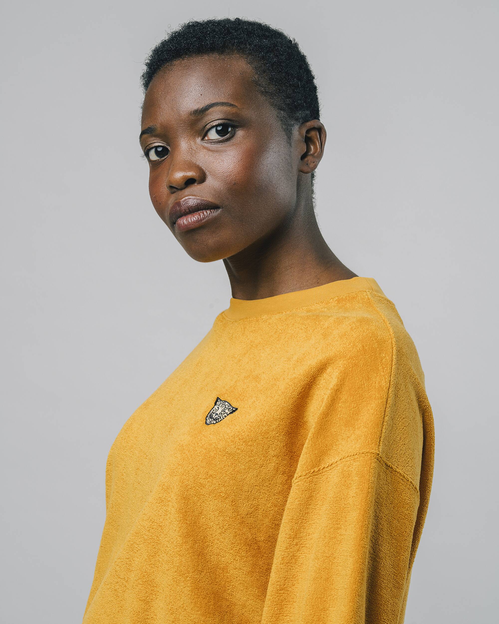 Yellow sweater Leo made from 100% organic cotton from Brava Fabrics