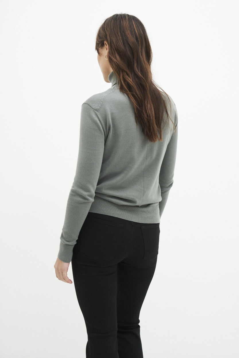 Turtleneck Strick Sweater Rachel in graugrün aus 100% Bio - Baumwolle von Kuyichi