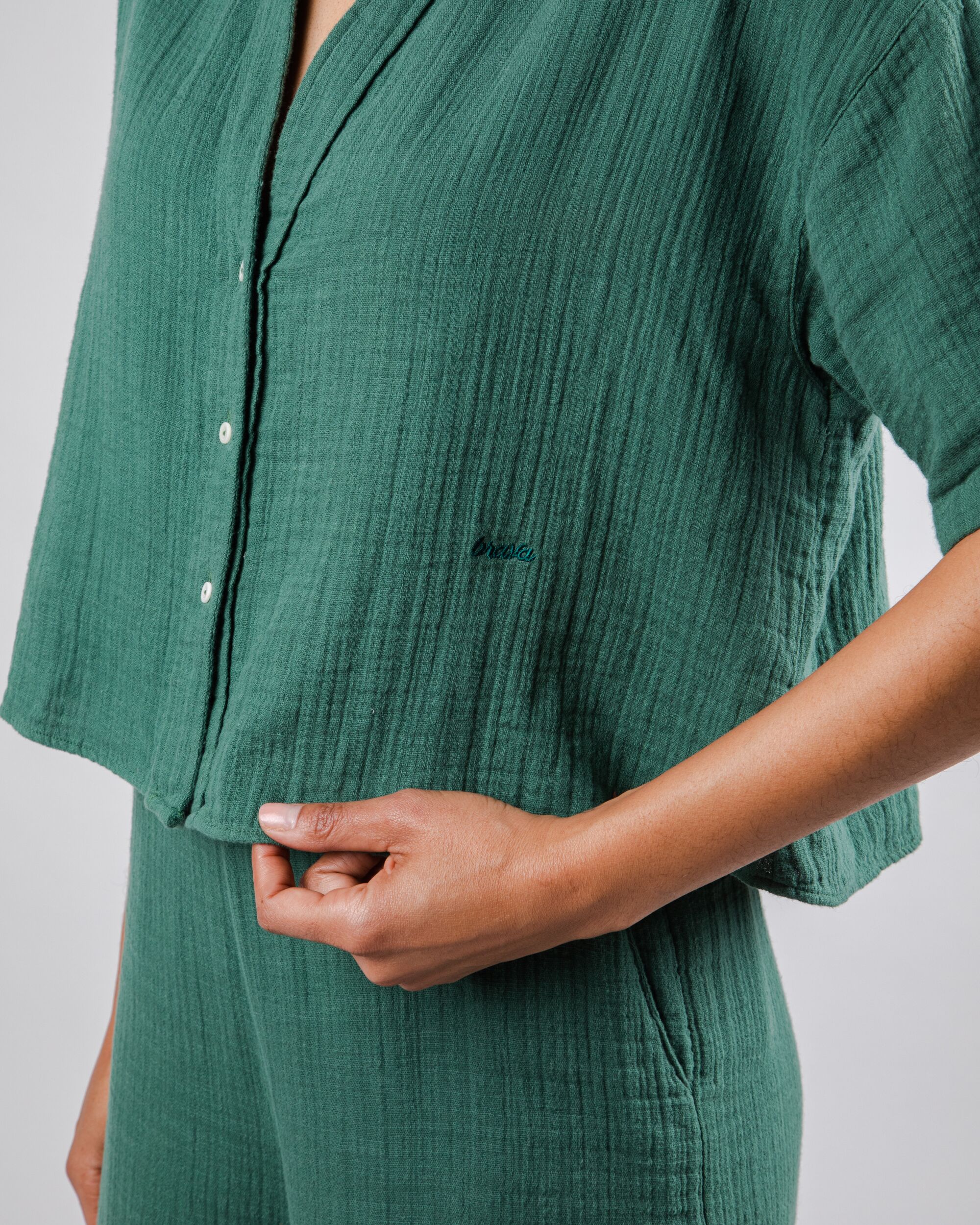 Green oversize, cropped blouse Bubble made of 100% organic cotton from Brava Fabrics
