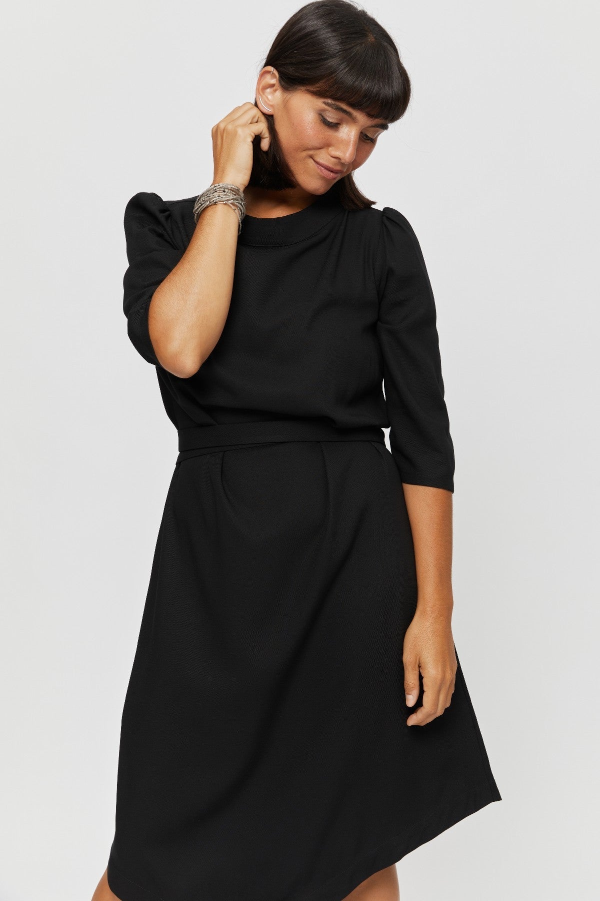Schwarzes Kleid Suzi aus 100% Viskose von Ayani