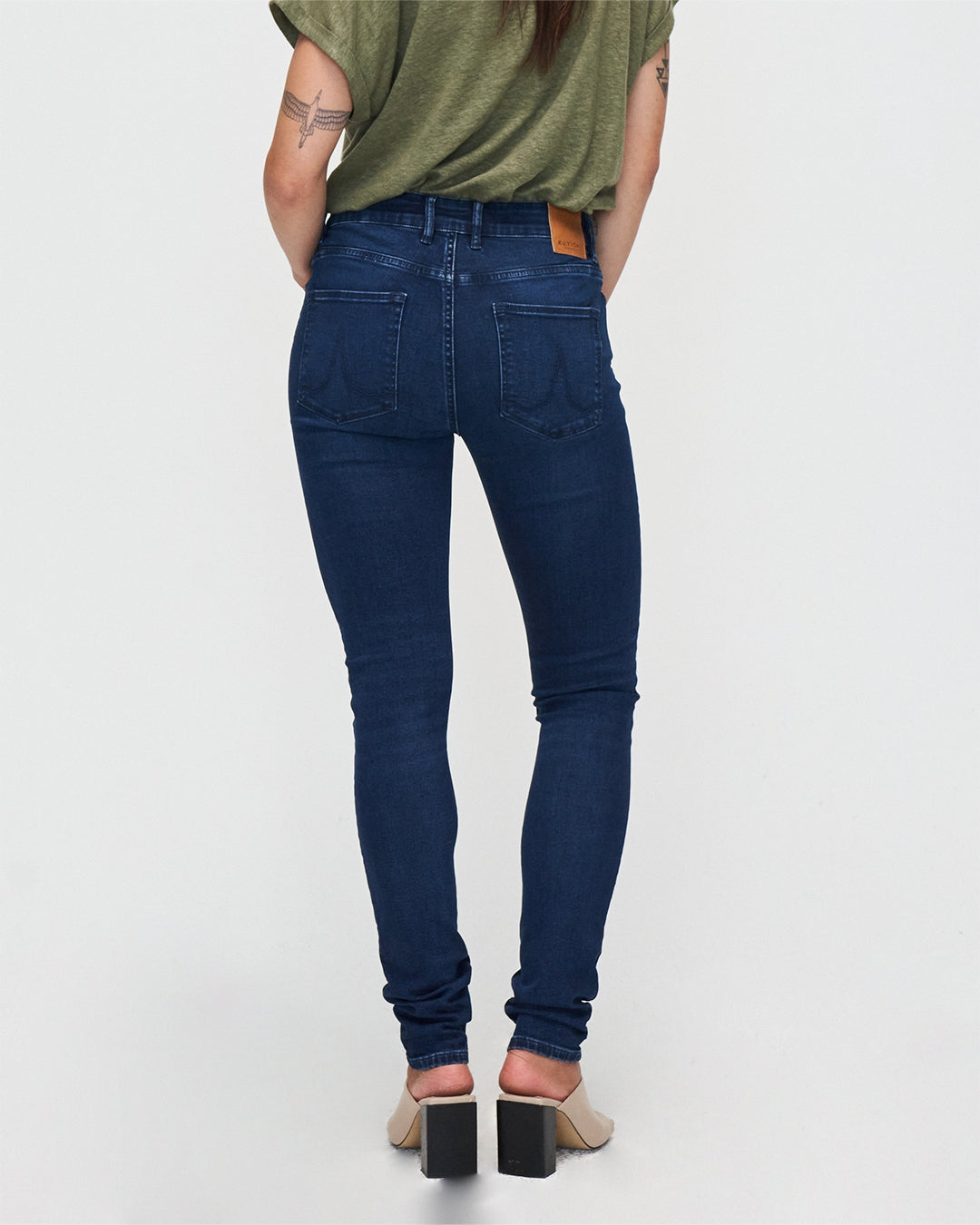 Jeans Carey Skinny in True Blue aus Bio - Baumwolle von Kuyichi