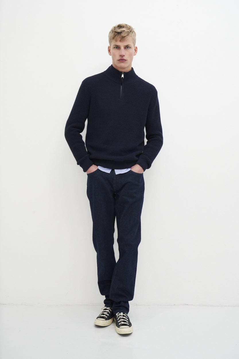 Troyer Morgan Skipper in dark blue made from 100% organic cotton from Kuyichi