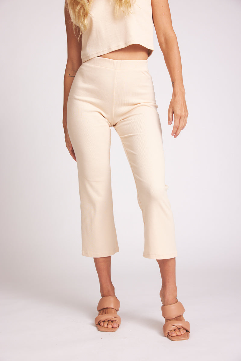 Natural colored 3/4 trousers Bree made of organic cotton by Baige the Label