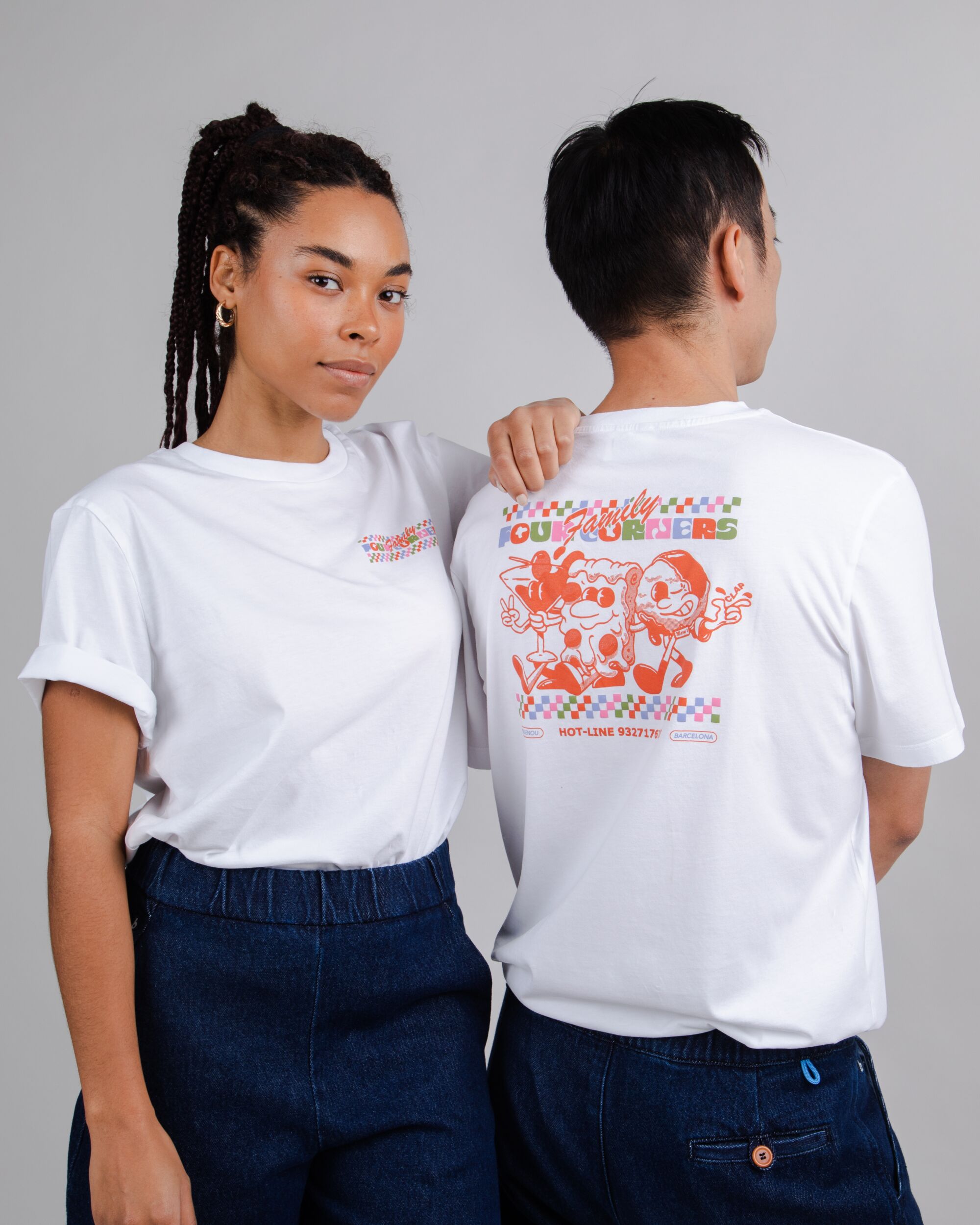 T-shirt coloré Hoxton Four Corners fabriqué à partir de coton 100% biologique de Brava Fabrics